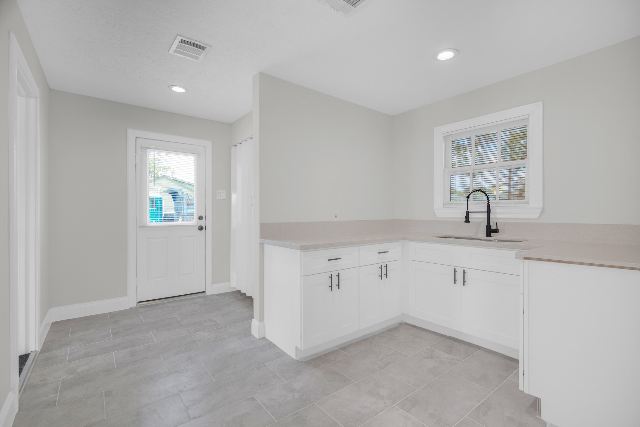 3743 Erie Street Property Photo 10