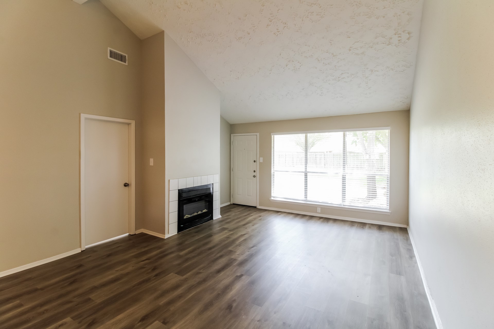 3819 Old Post Road Property Photo 4