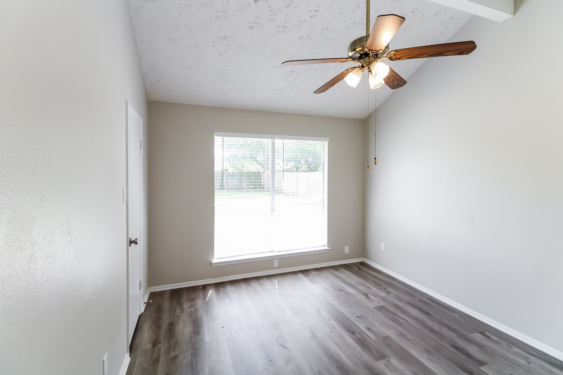 3819 Old Post Road Property Photo 11