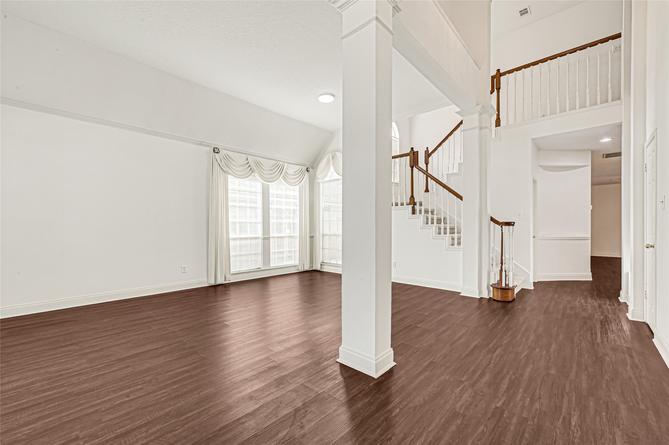 8911 Lawncliff Lane Property Photo 14