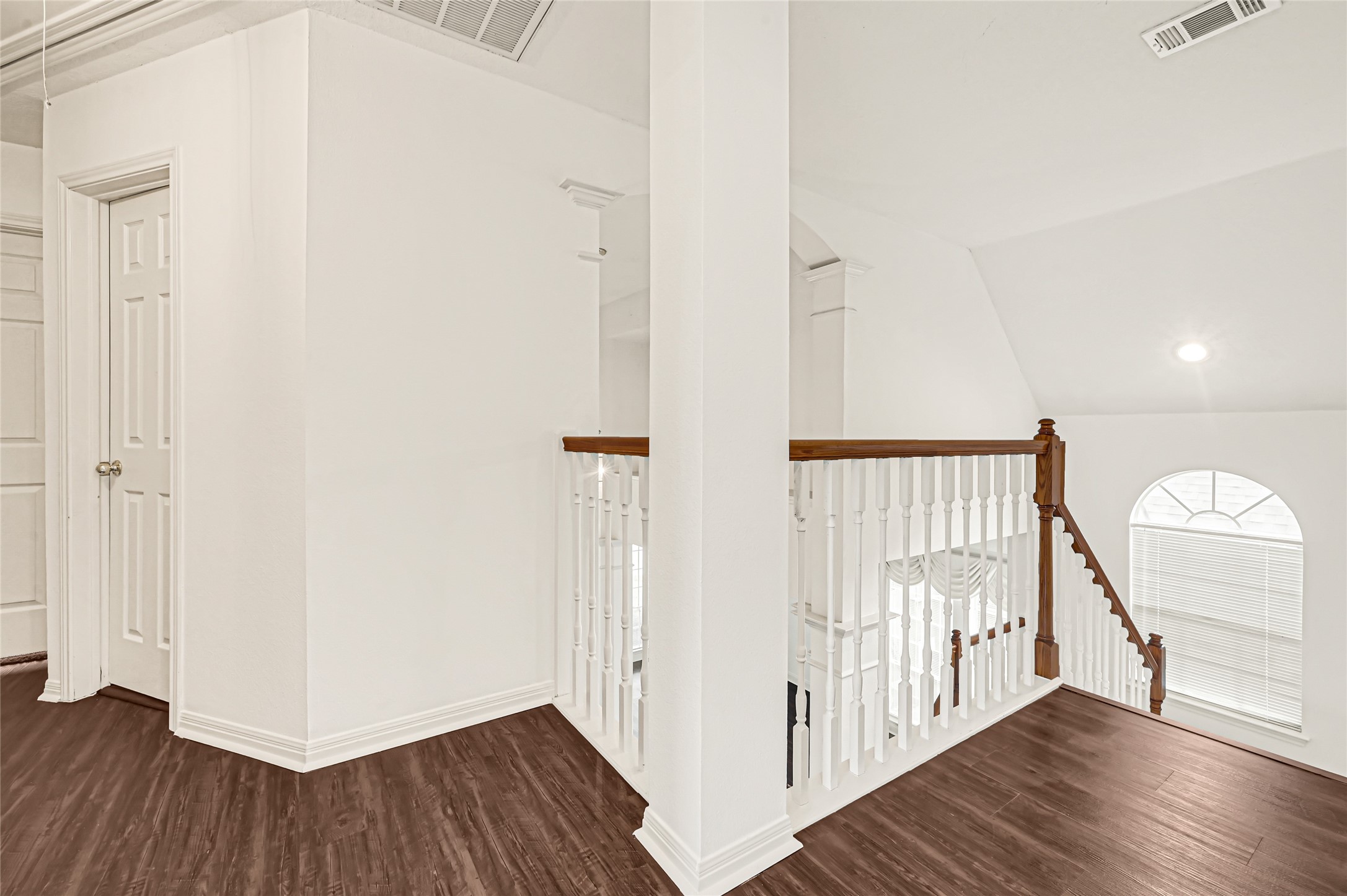8911 Lawncliff Lane Property Photo 16