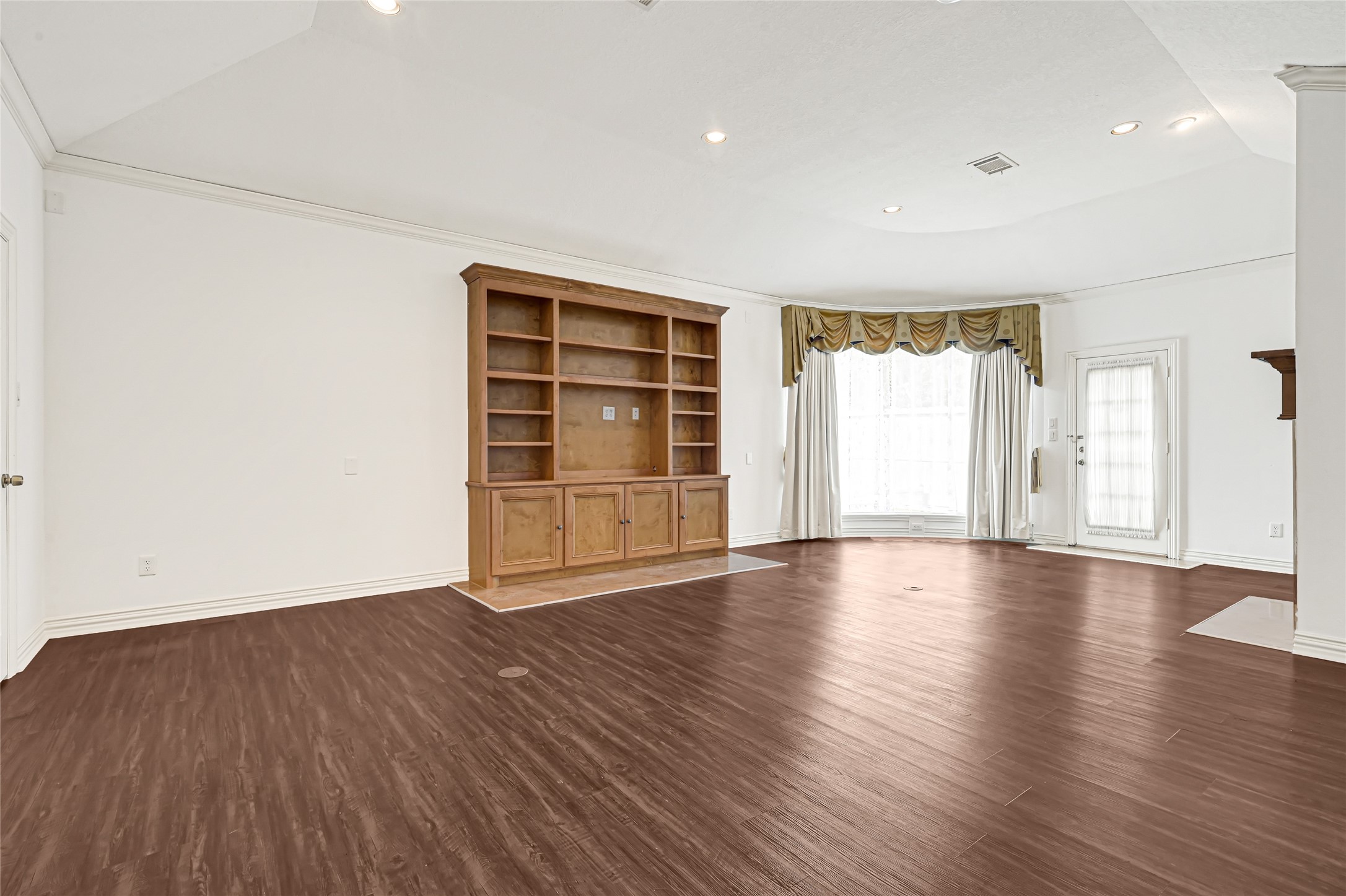 8911 Lawncliff Lane Property Photo 17