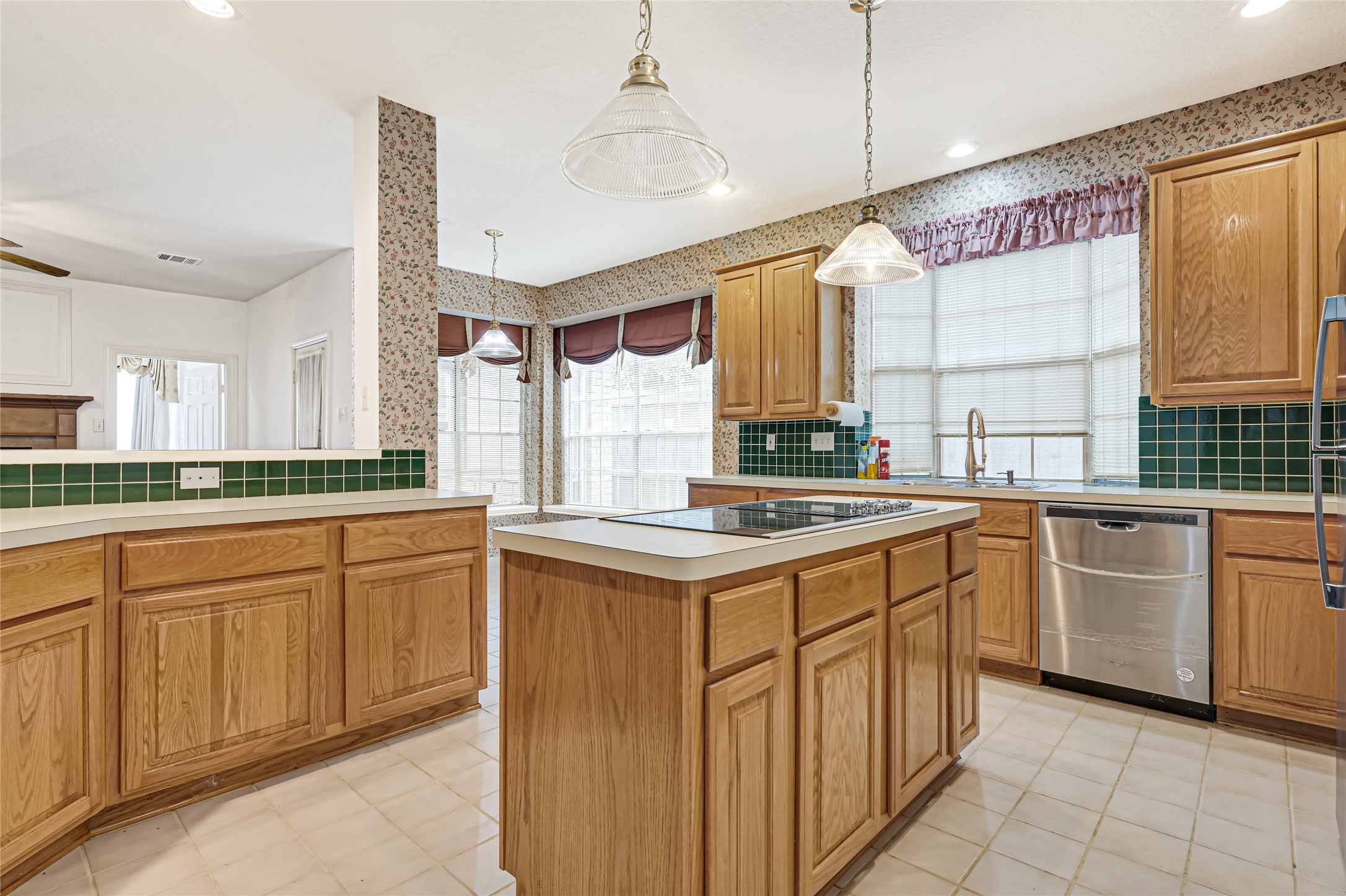 8911 Lawncliff Lane Property Photo 28