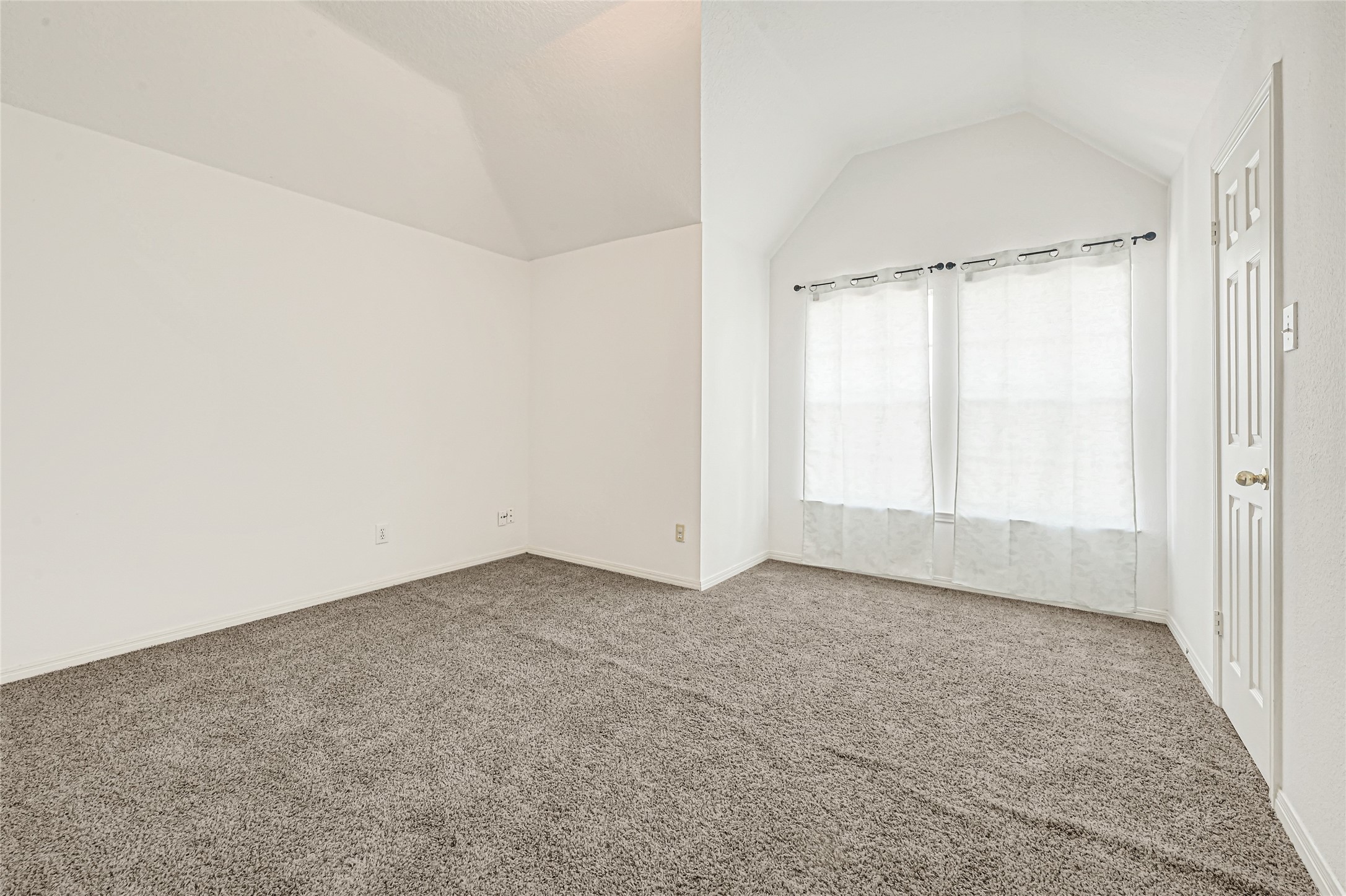 8911 Lawncliff Lane Property Photo 35