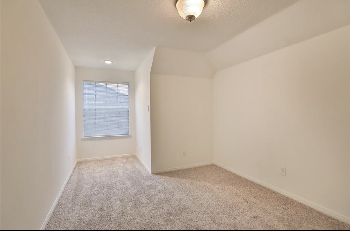 8911 Lawncliff Lane Property Photo 38