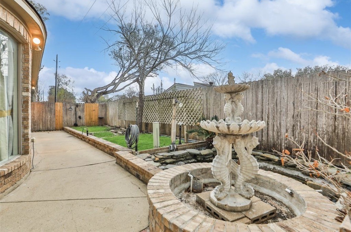8911 Lawncliff Lane Property Photo 46