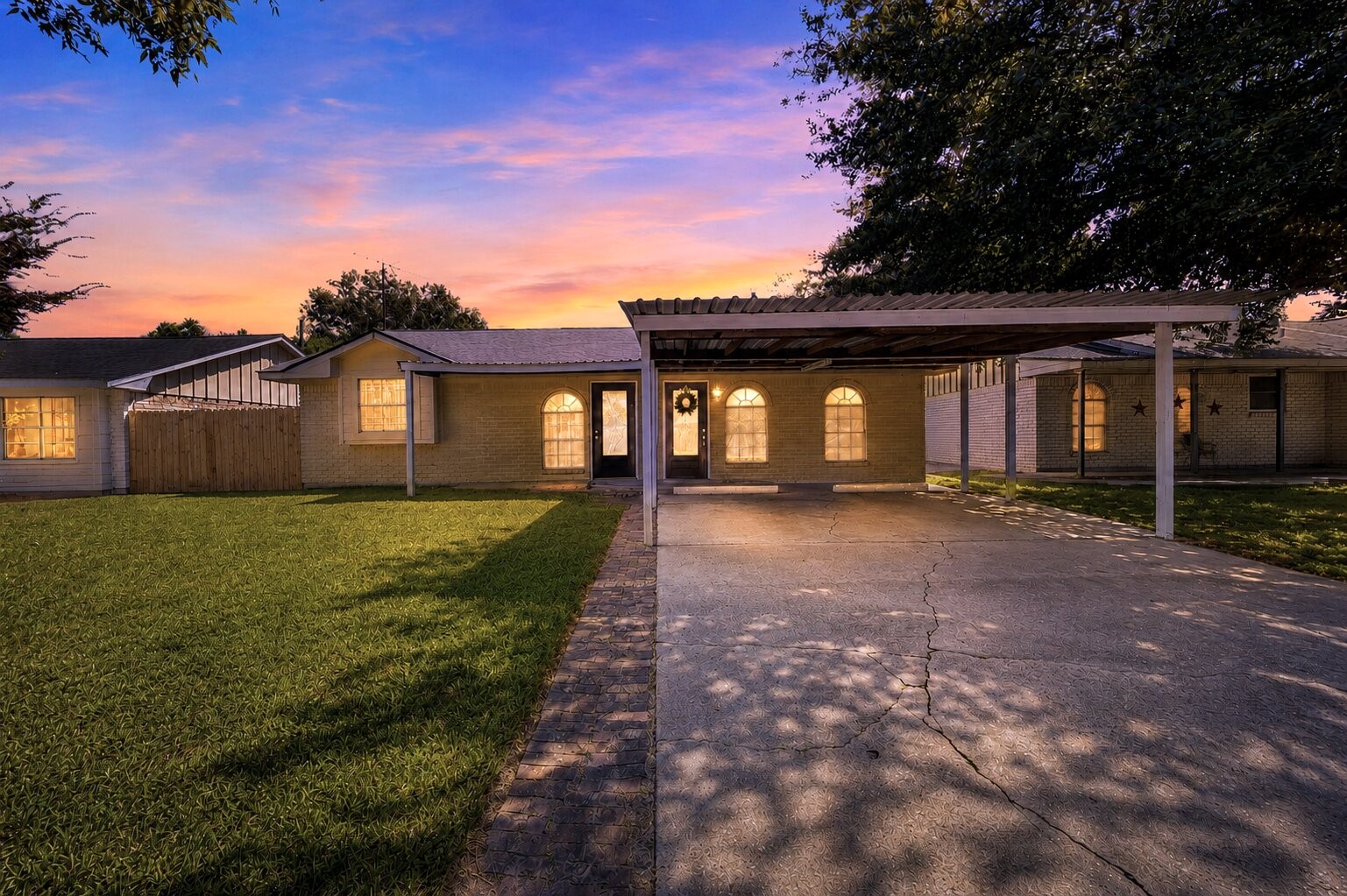 522 Hollyvale Dr Property Photo 1