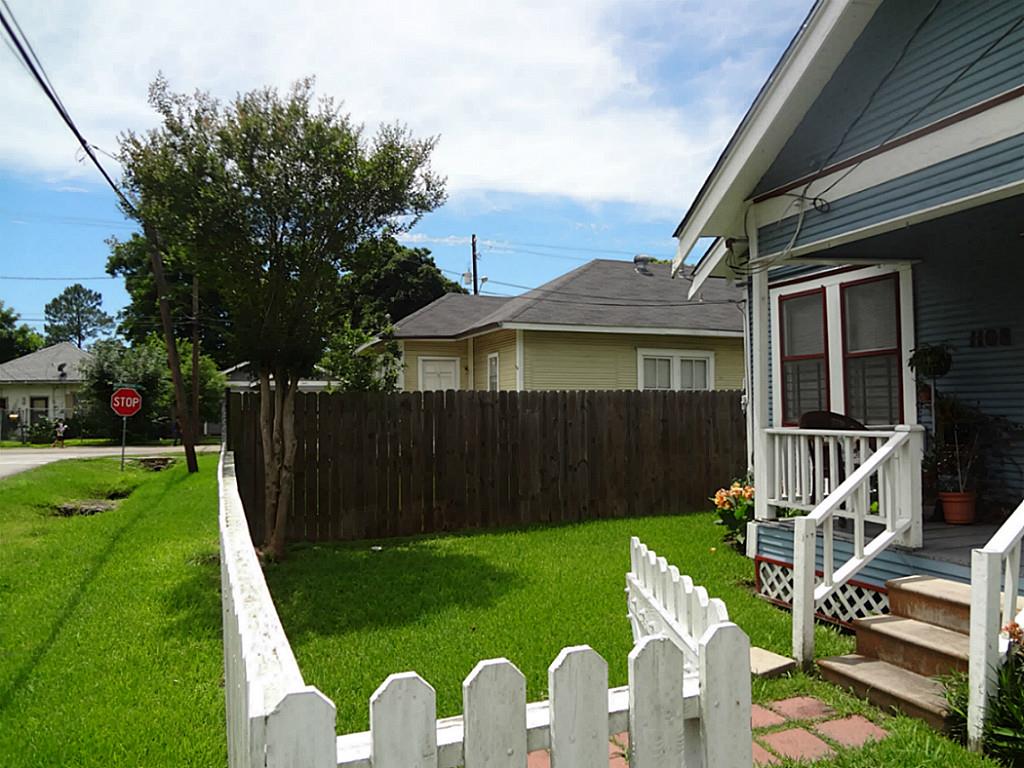 1108 Mathis Property Photo 3