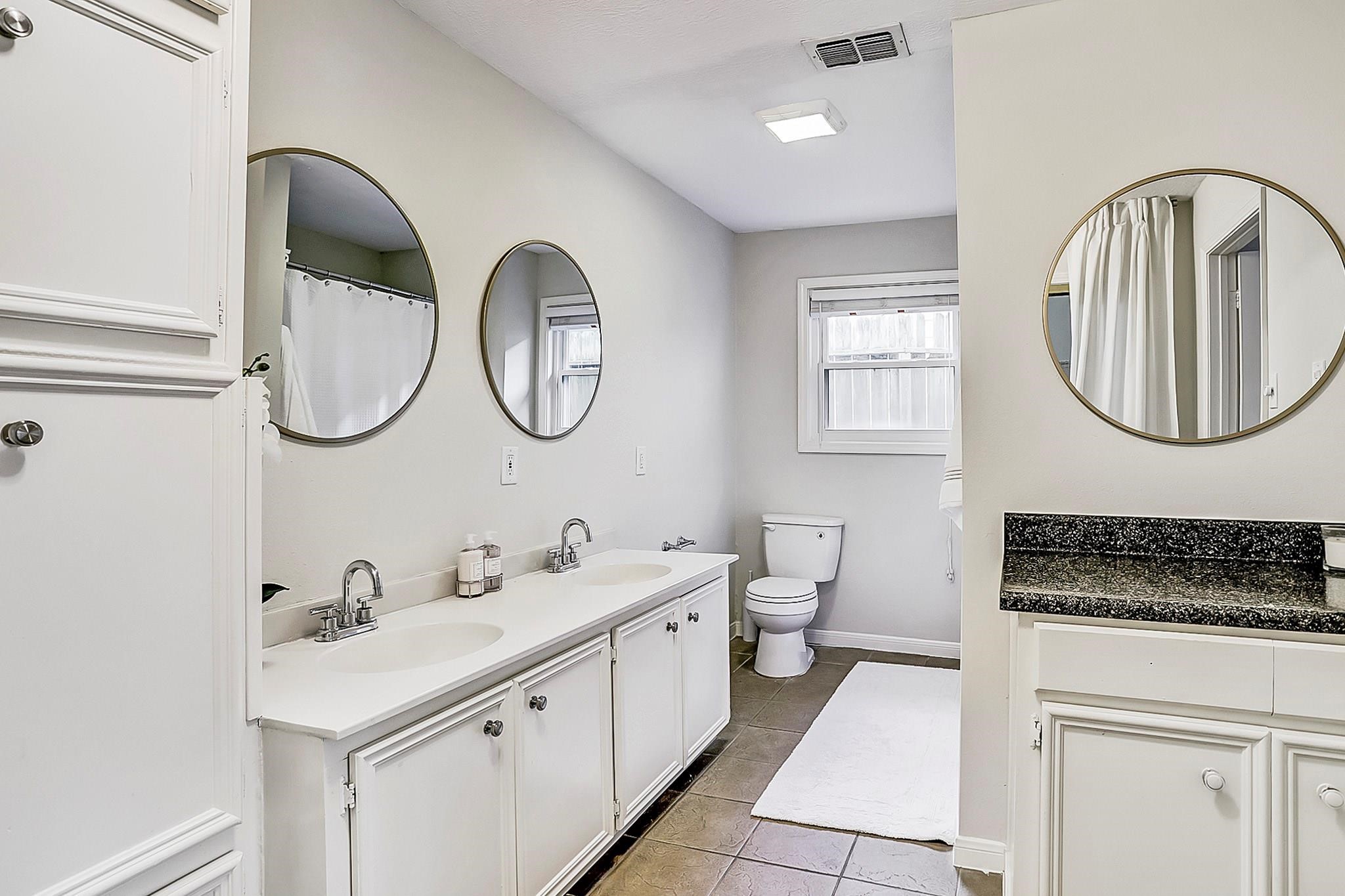 9402 Bevlyn Drive Property Photo 7
