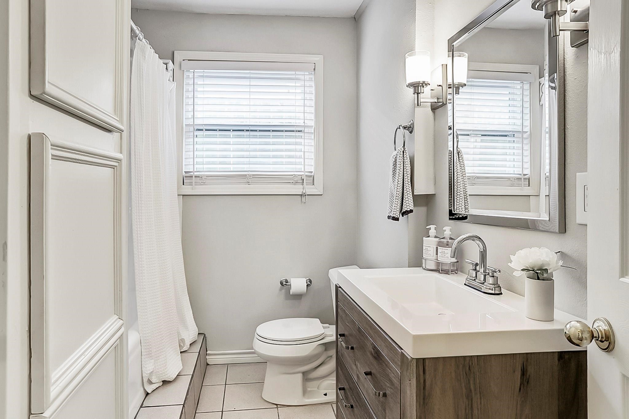 9402 Bevlyn Drive Property Photo 10