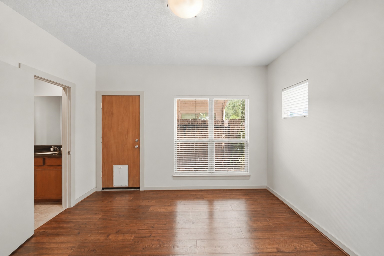 4036 Center Street Property Photo 4