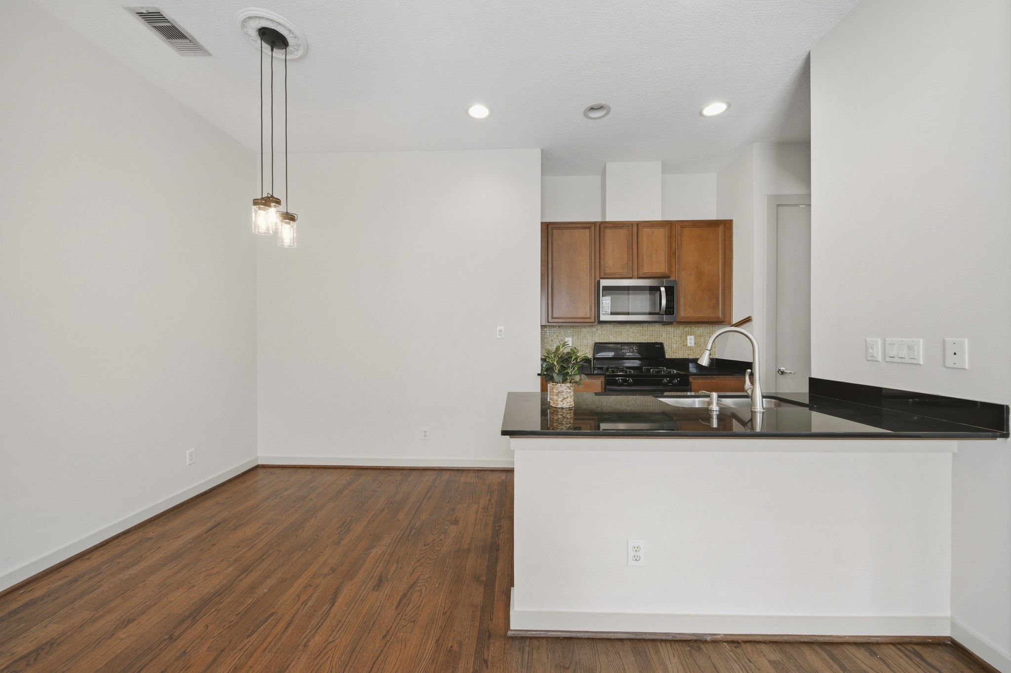 4036 Center Street Property Photo 13