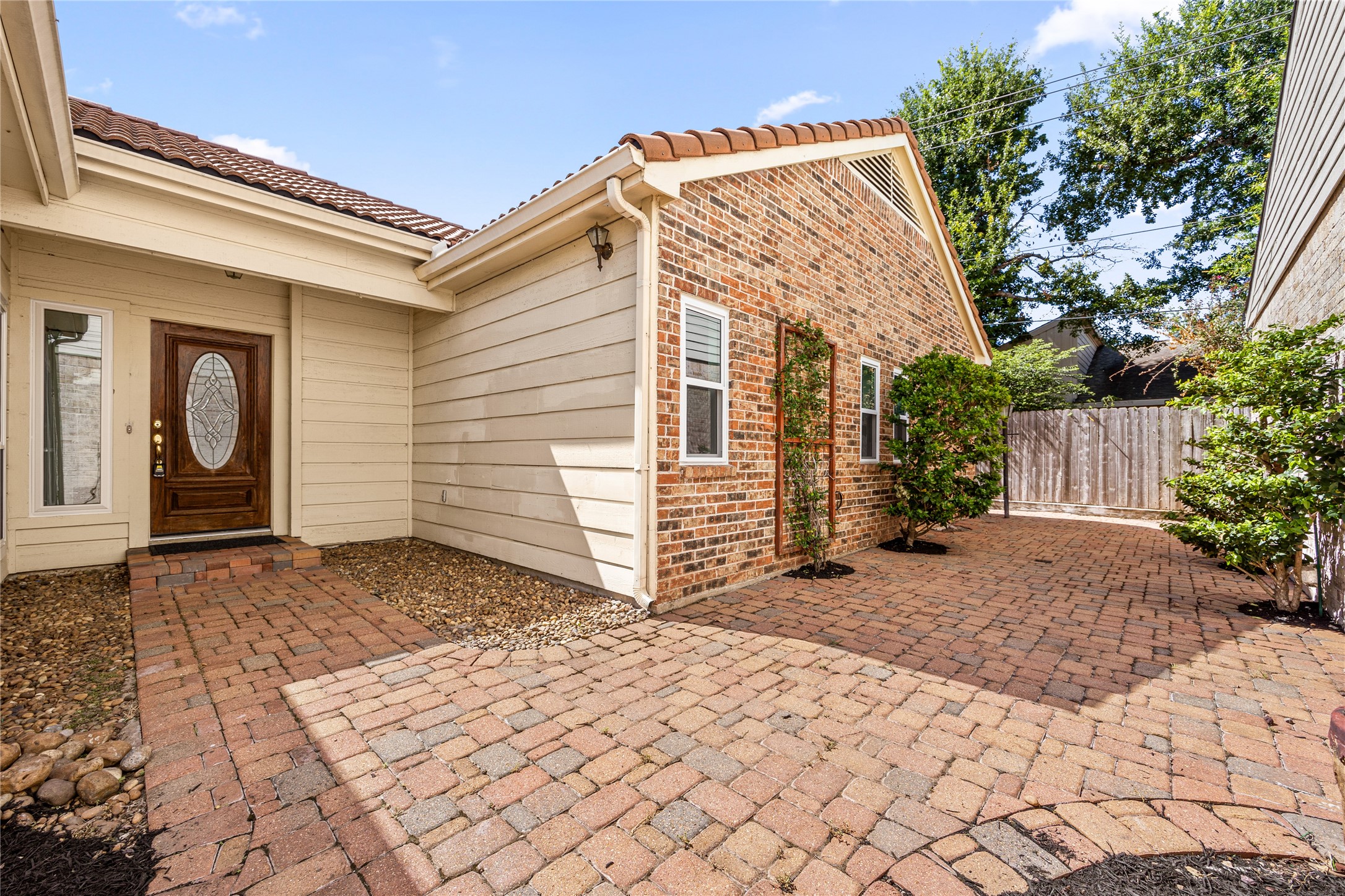 14122 Langbourne Drive Property Photo 5
