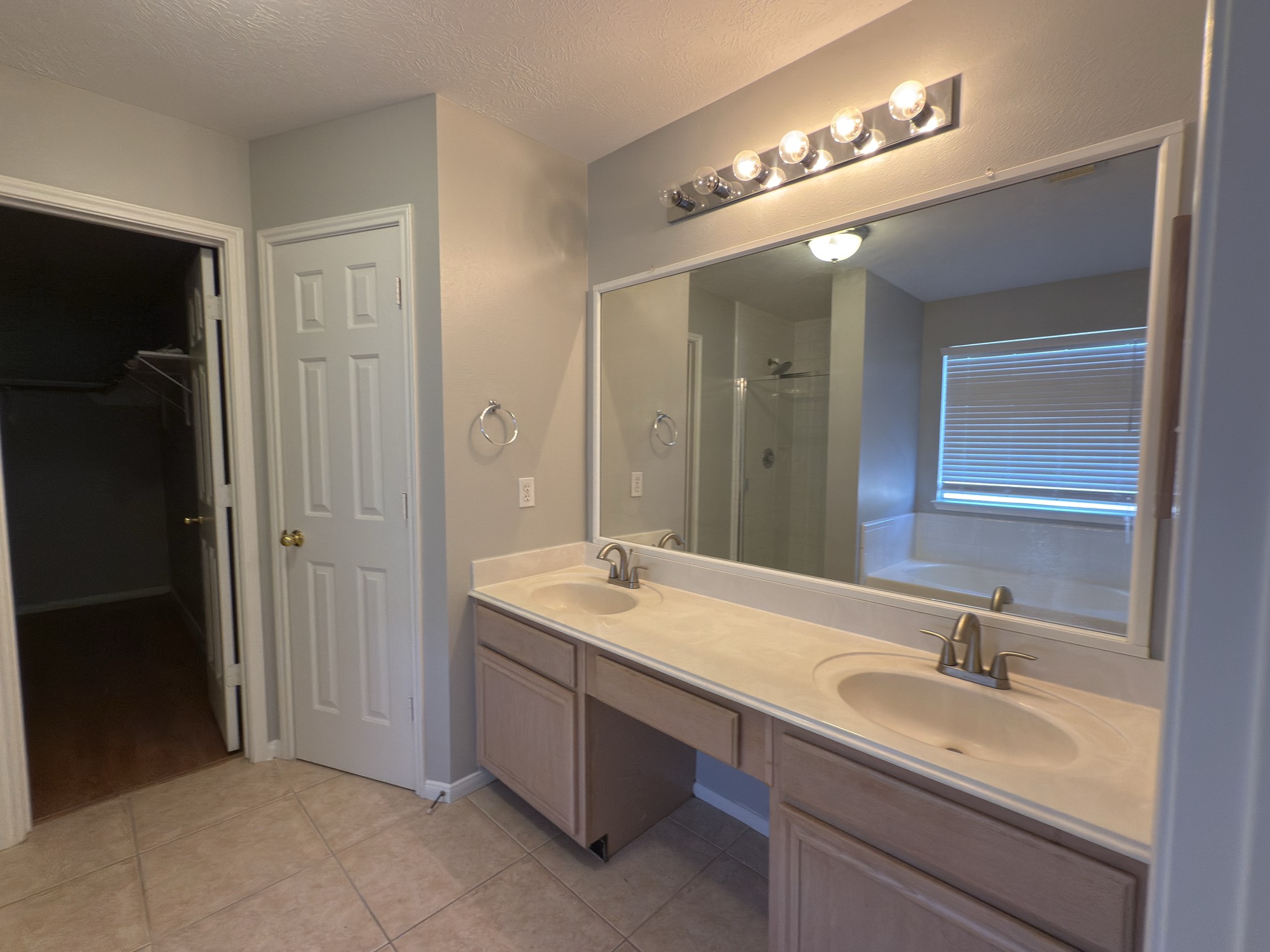 14431 Andrea Way Ln Property Photo 14