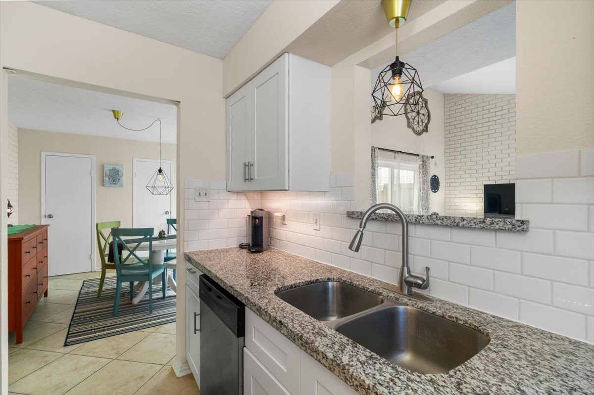 2447 Briarwest Boulevard Property Photo 10