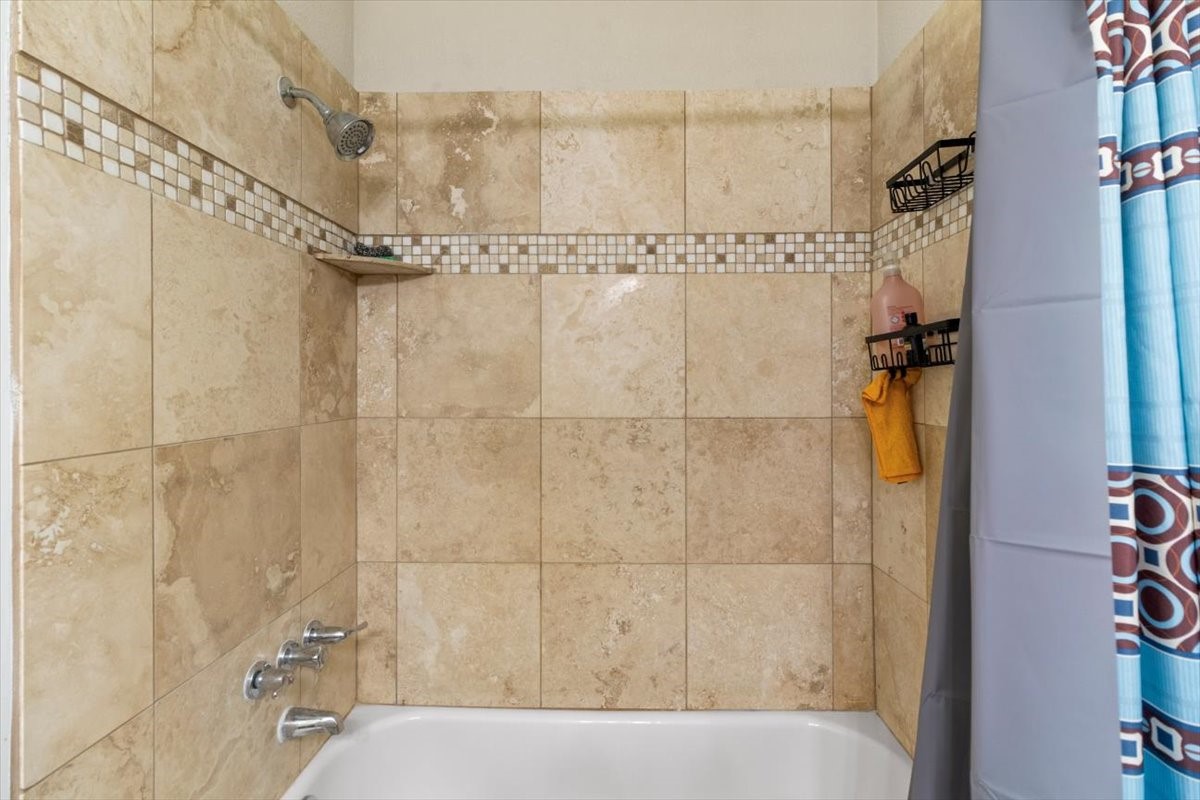 2447 Briarwest Boulevard Property Photo 13