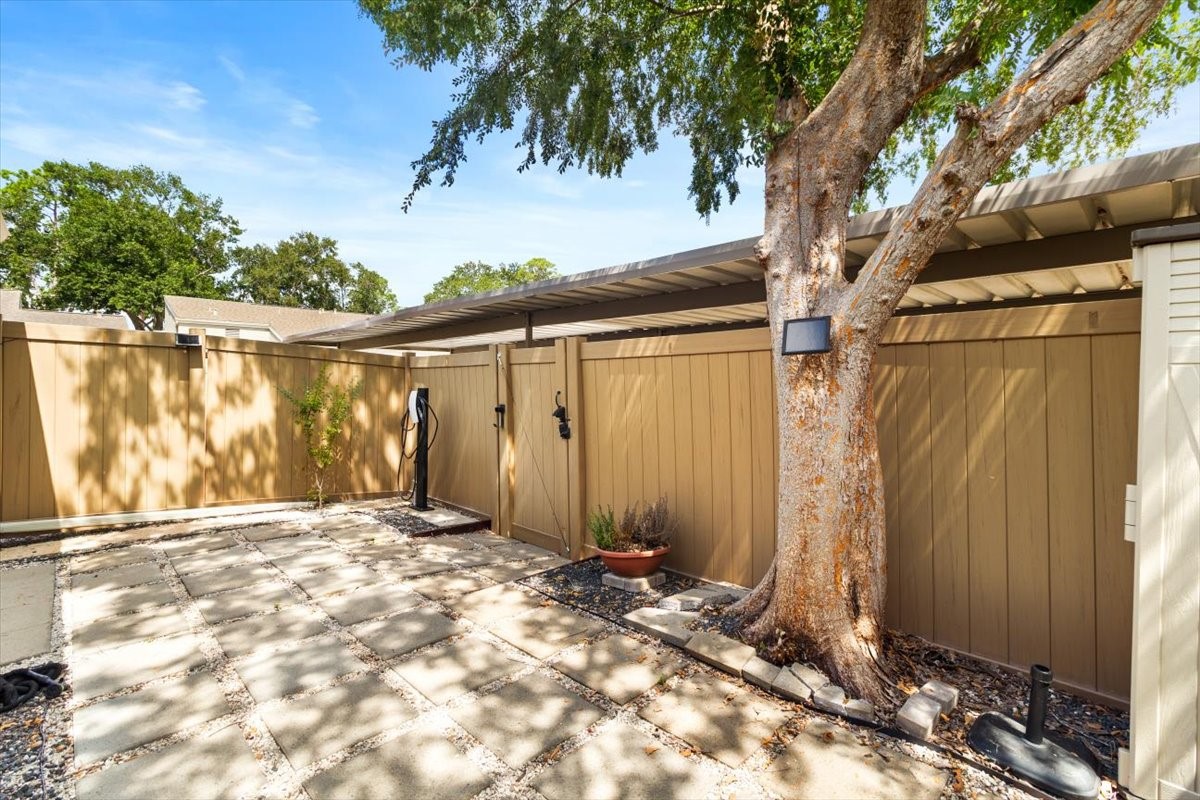 2447 Briarwest Boulevard Property Photo 20