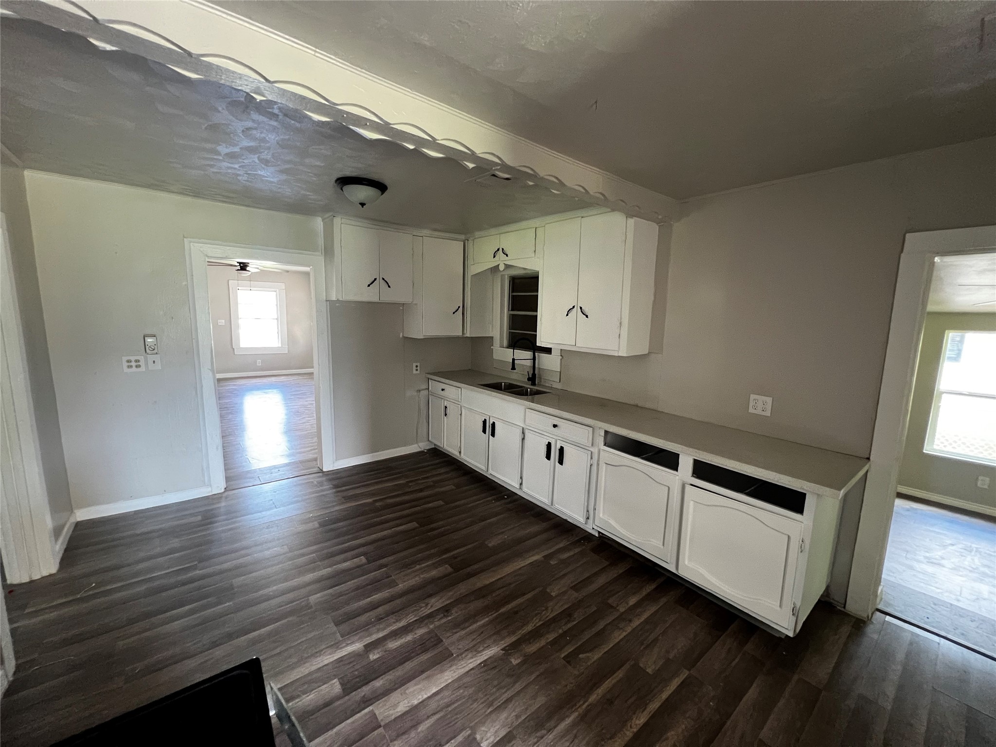 3785 Goliad Street Property Photo 6