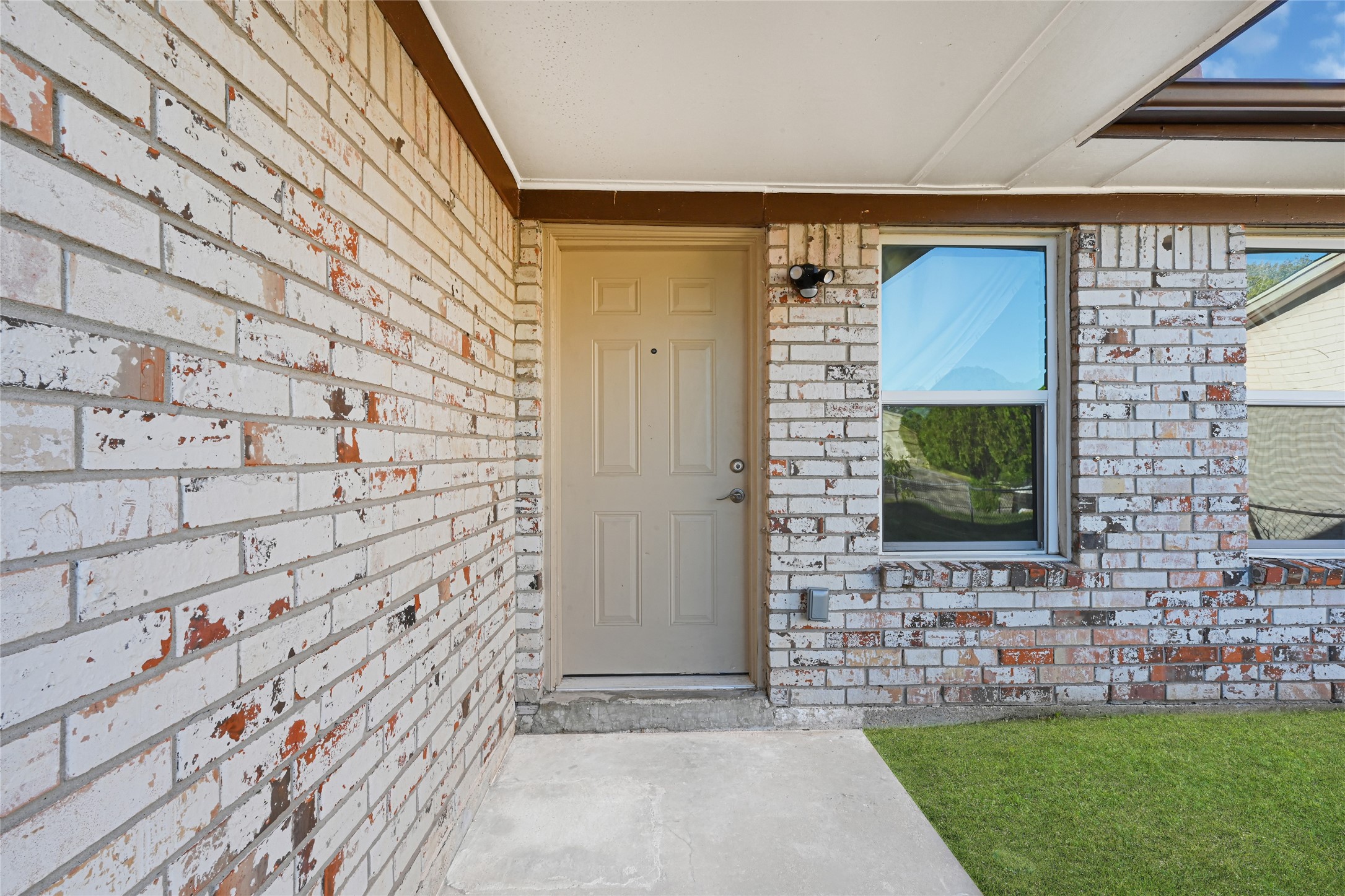 1803 Flamingo Drive Property Photo 3