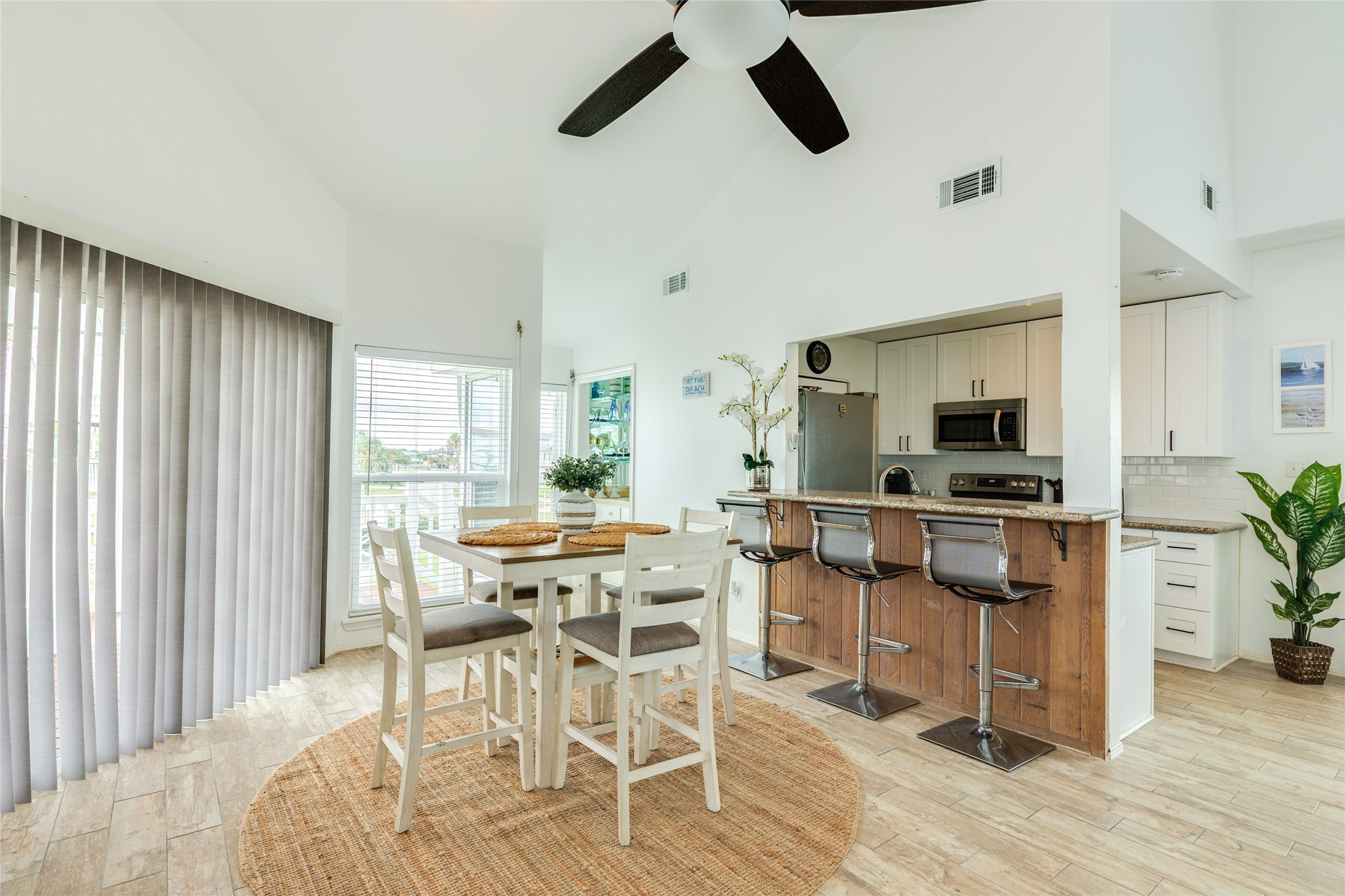 13827 Pirates Beach Boulevard Property Photo 16