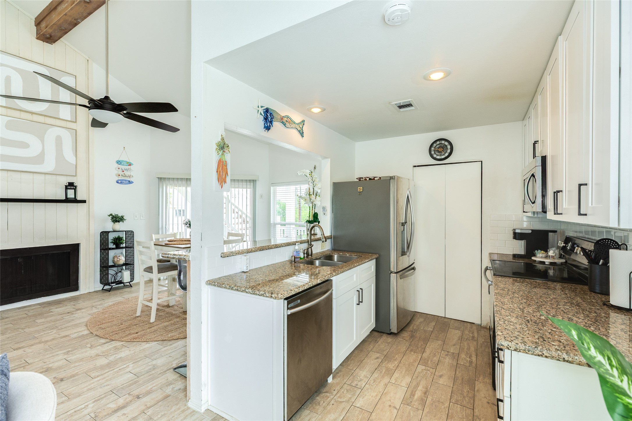 13827 Pirates Beach Boulevard Property Photo 18