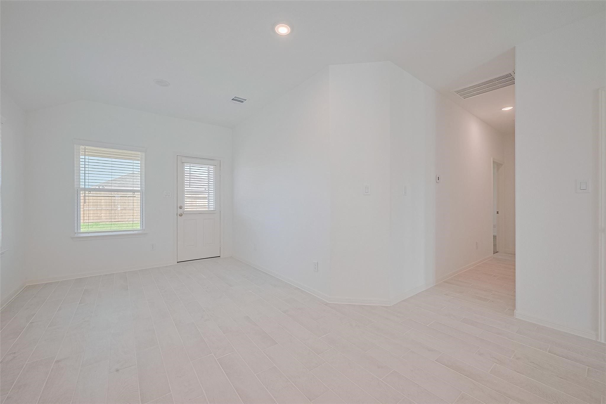 2212 Manila Lane Property Photo 10