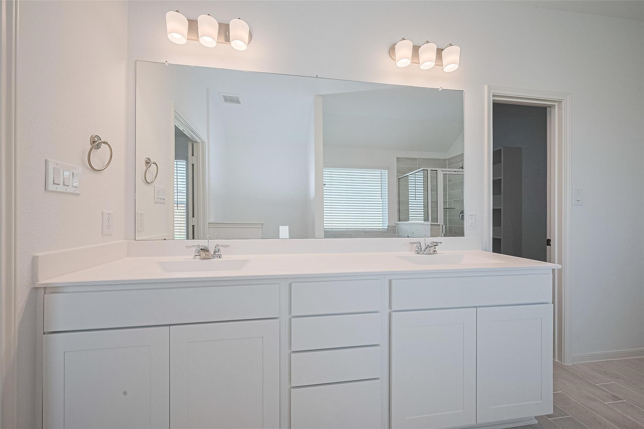 2212 Manila Lane Property Photo 17
