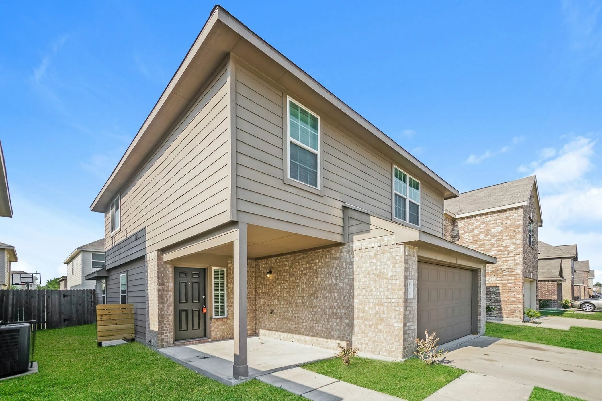 4214 Silver Ranch Road Property Photo 1