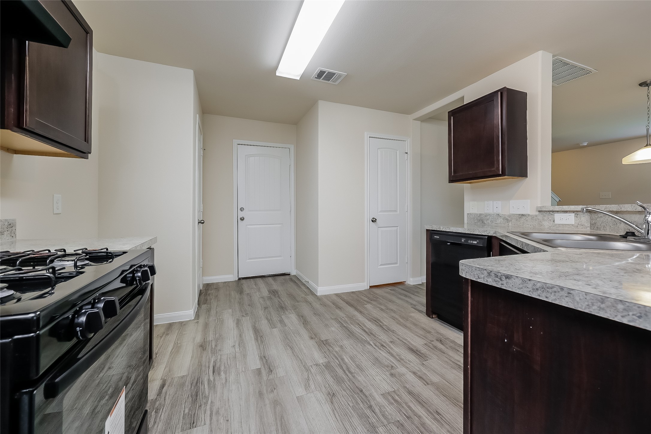 4214 Silver Ranch Road Property Photo 3