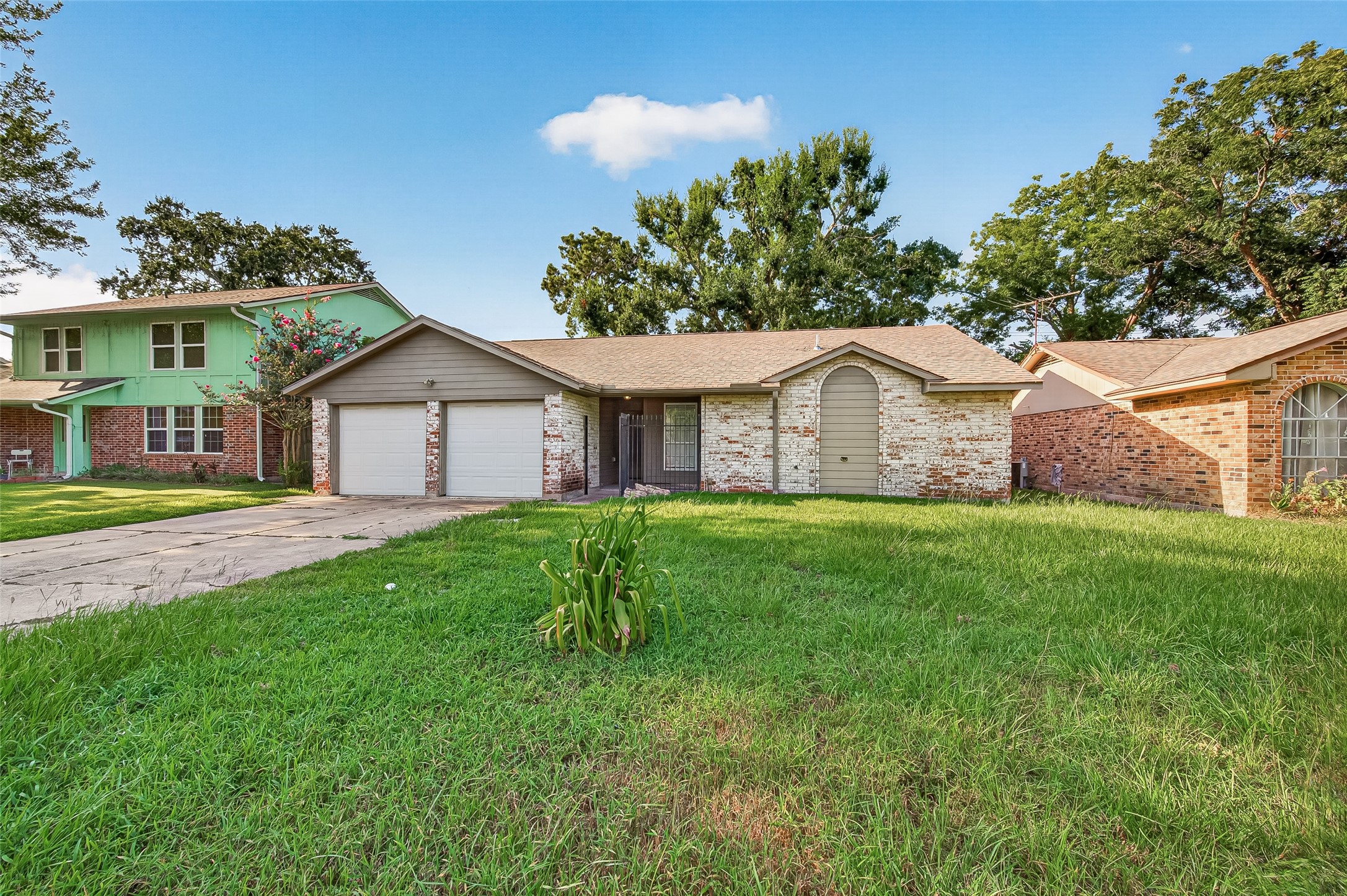 19326 Leafwood Lane Property Photo 4