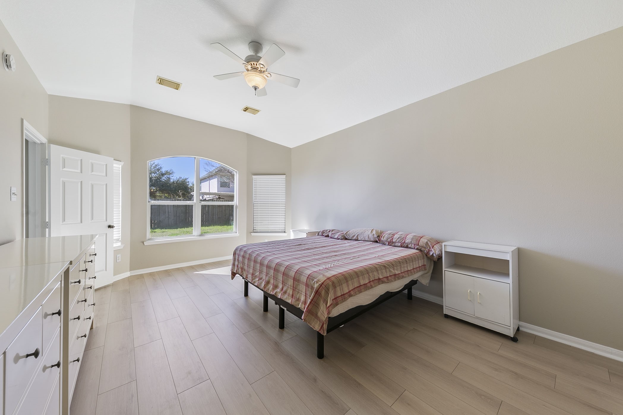 19407 Glen Landing Drive Property Photo 13