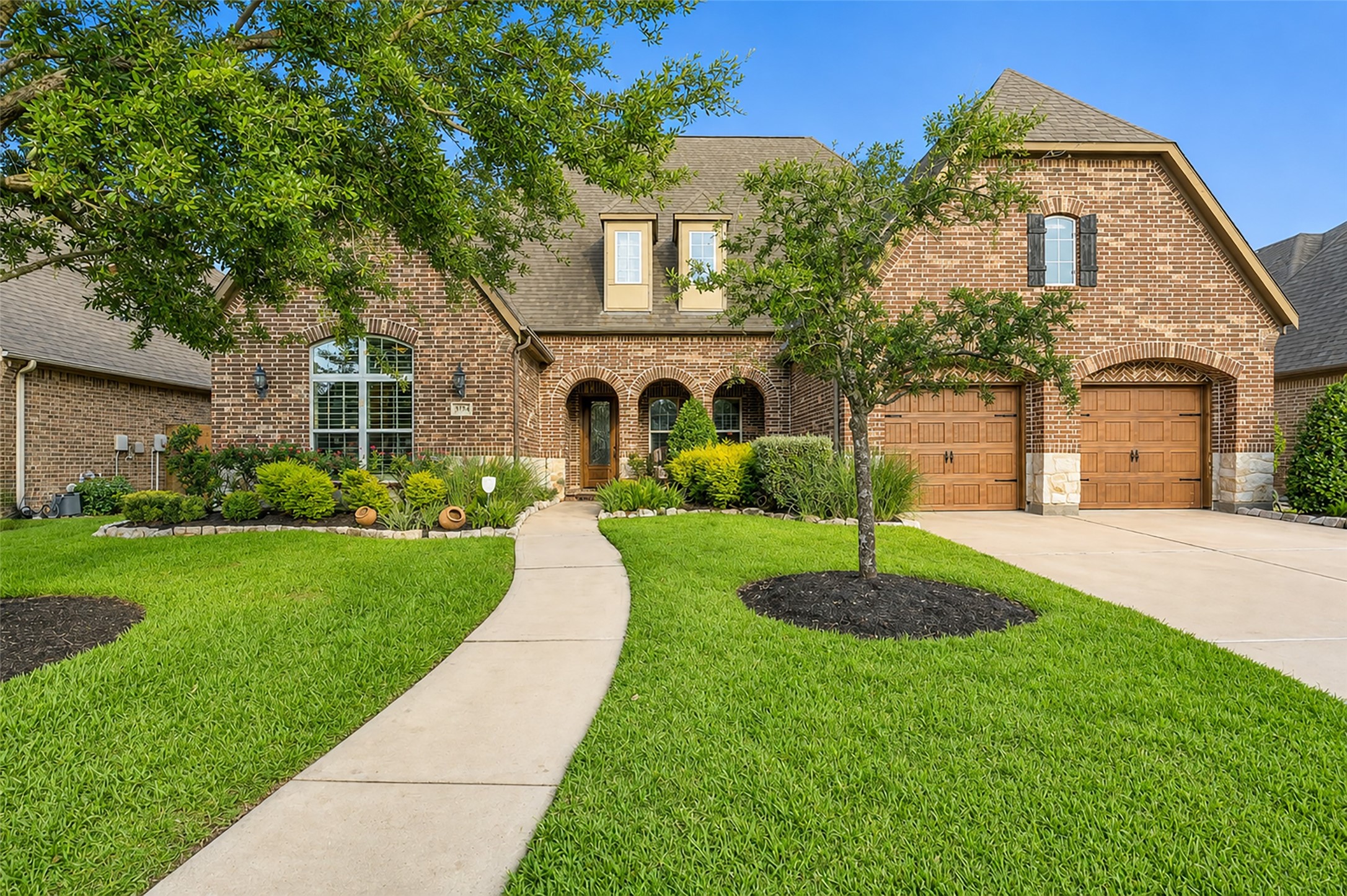 8723 Long Cross Drive Property Photo