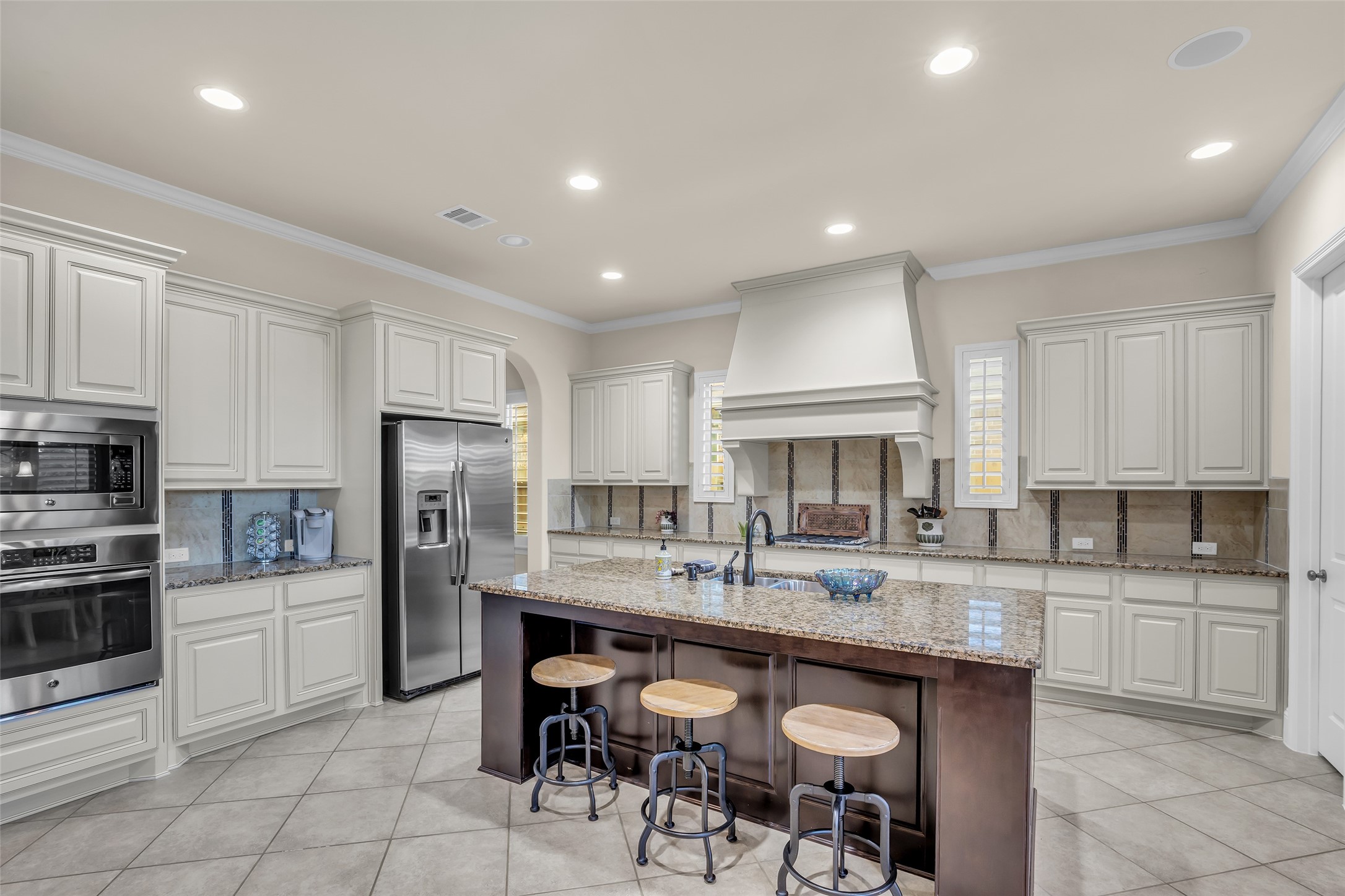 8723 Long Cross Drive Property Photo 10
