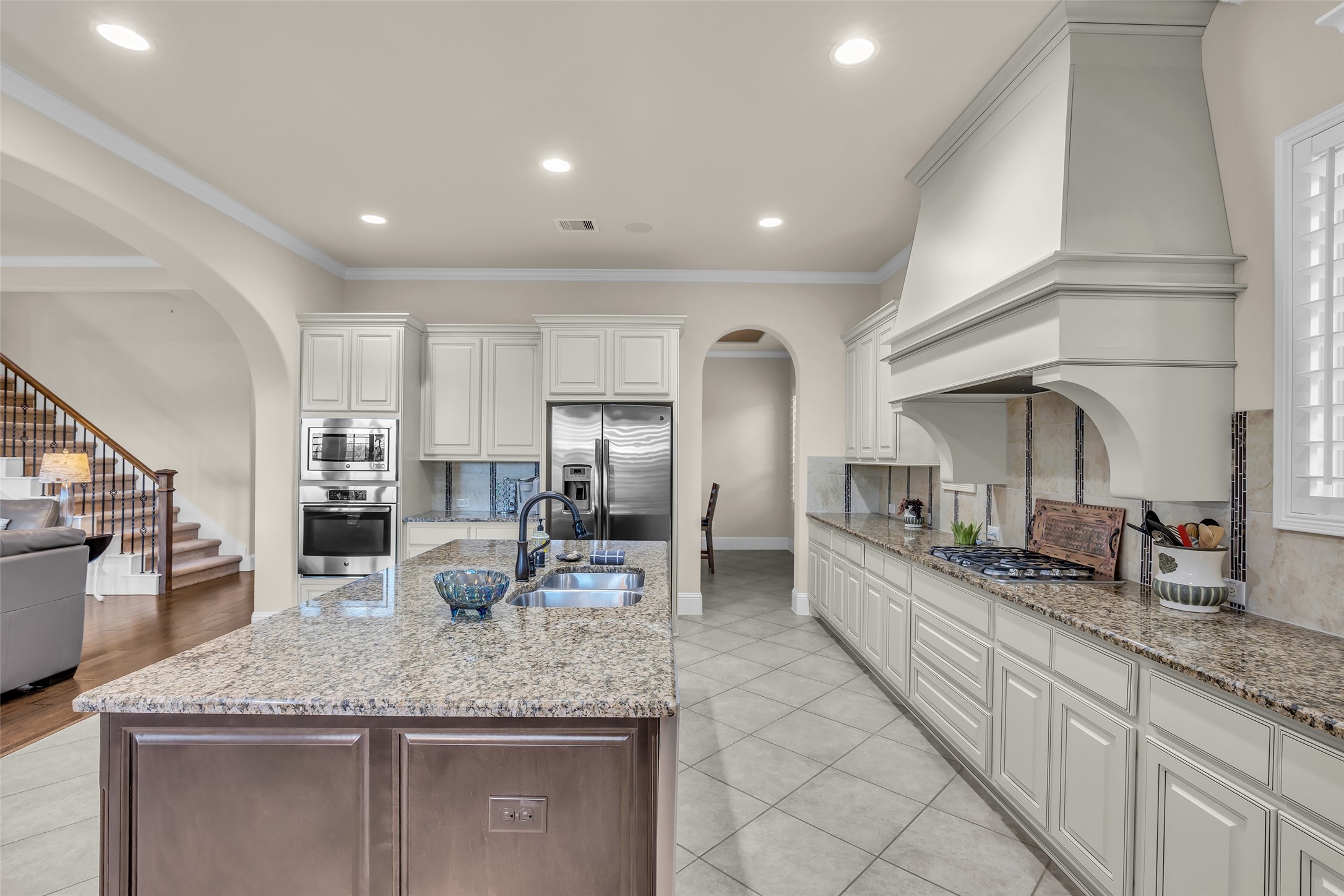 8723 Long Cross Drive Property Photo 11