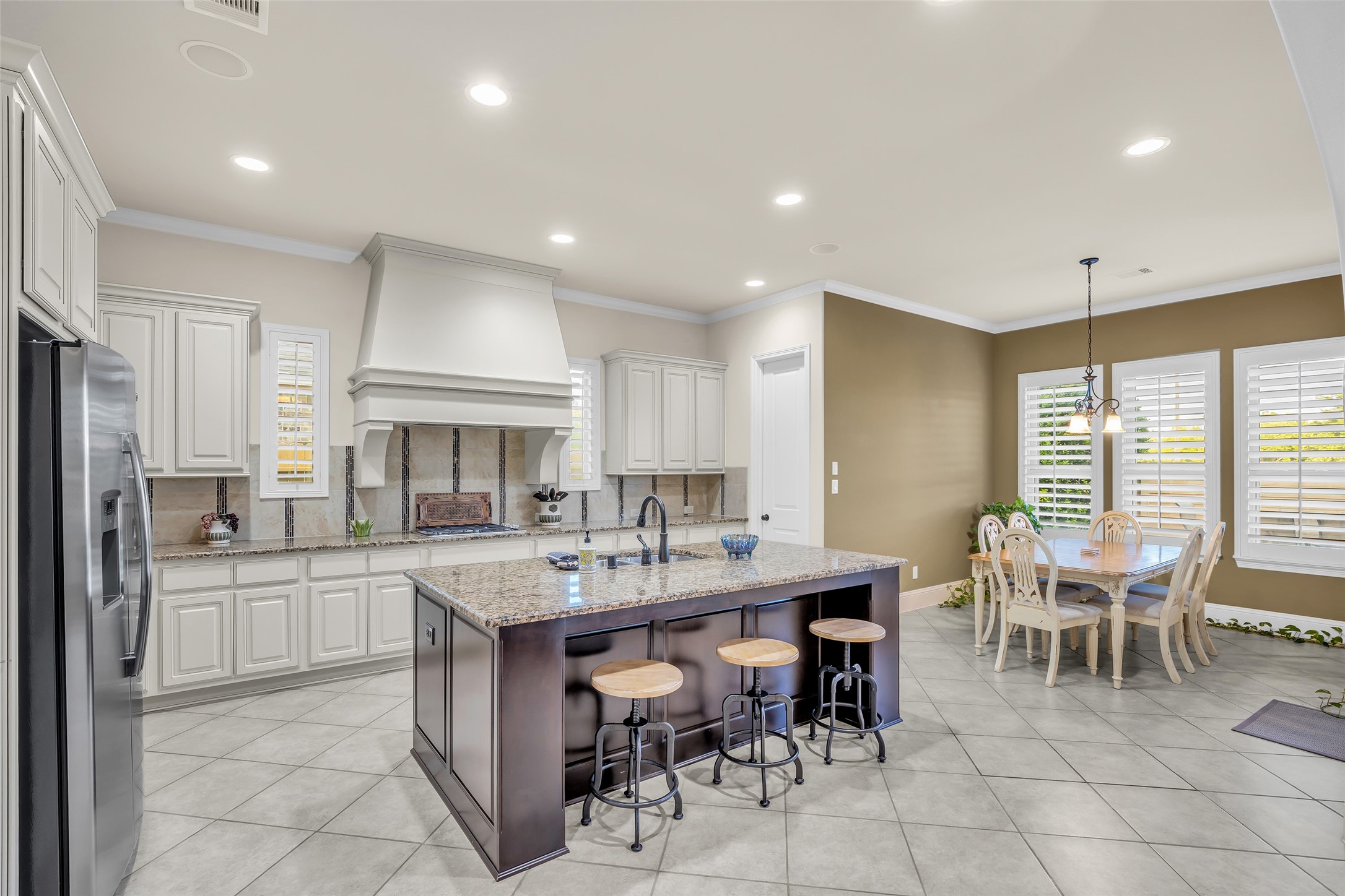 8723 Long Cross Drive Property Photo 12