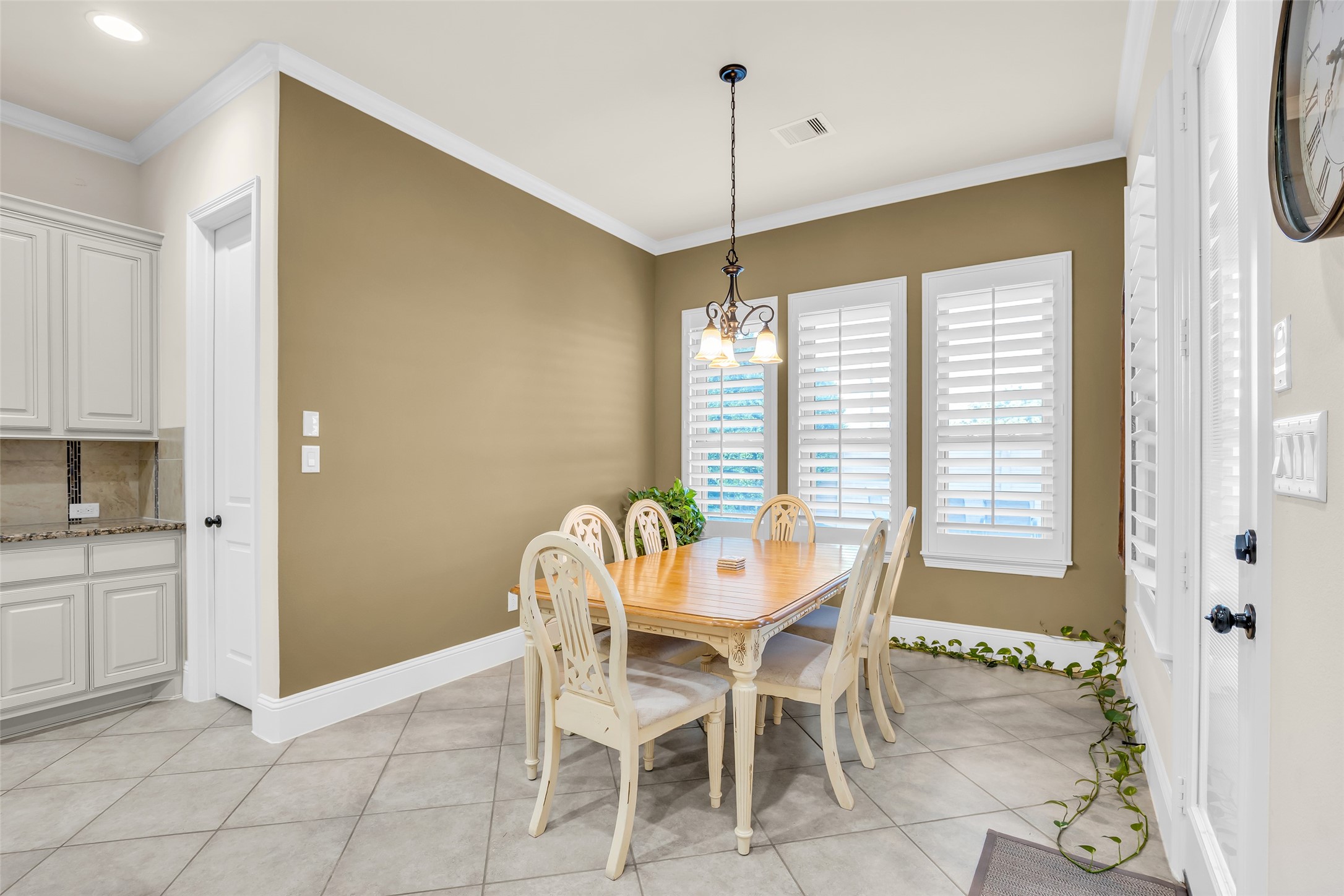 8723 Long Cross Drive Property Photo 13