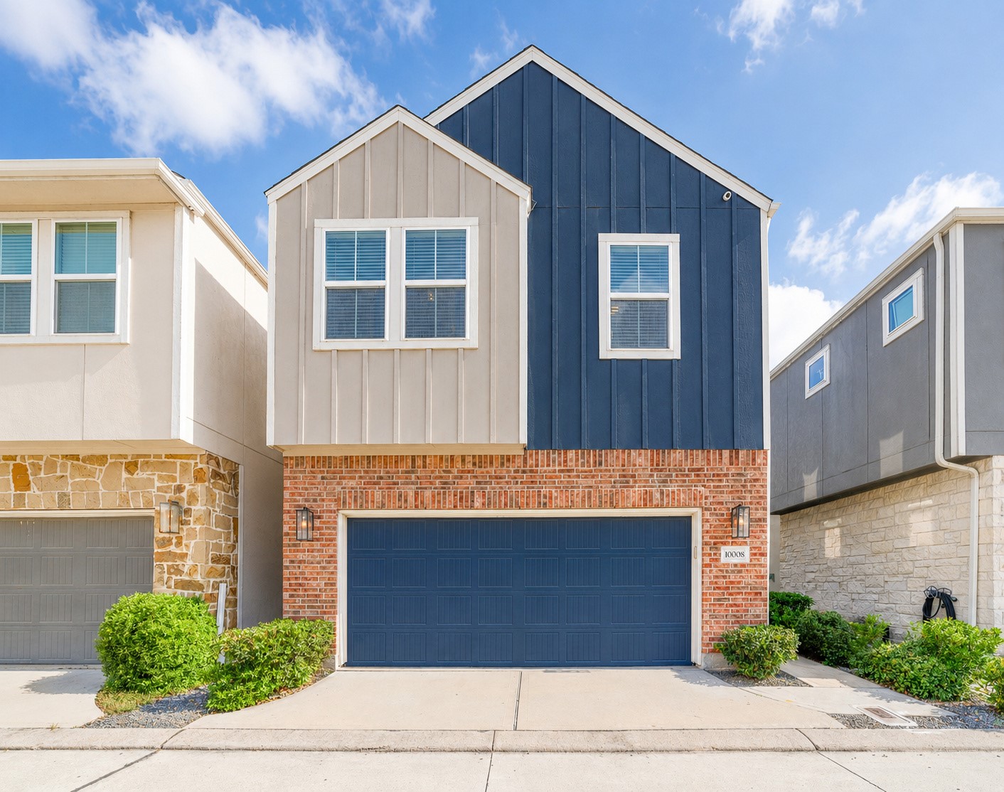 10008 Waving Grain Lane Property Photo 1