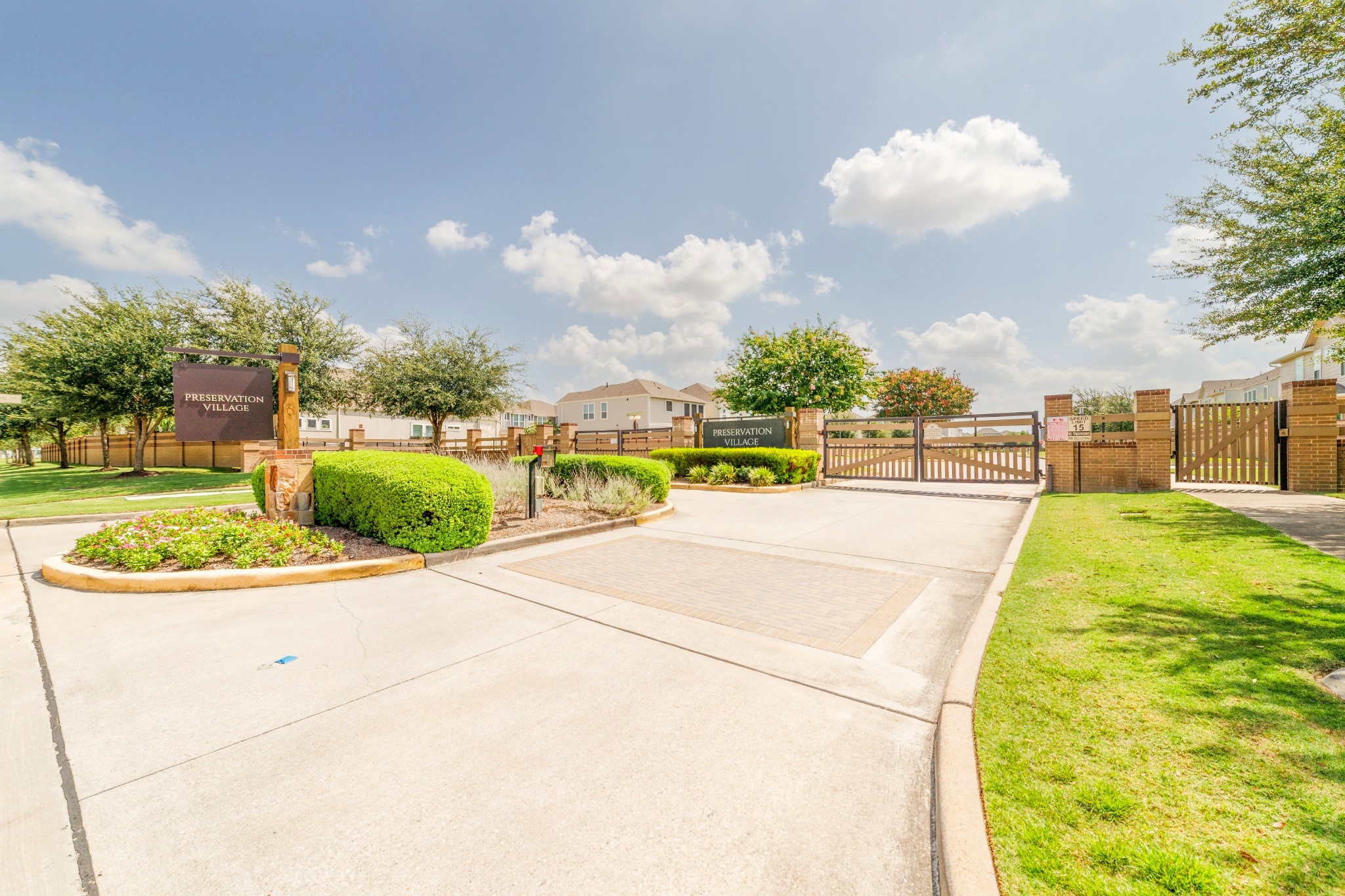 10008 Waving Grain Lane Property Photo 4