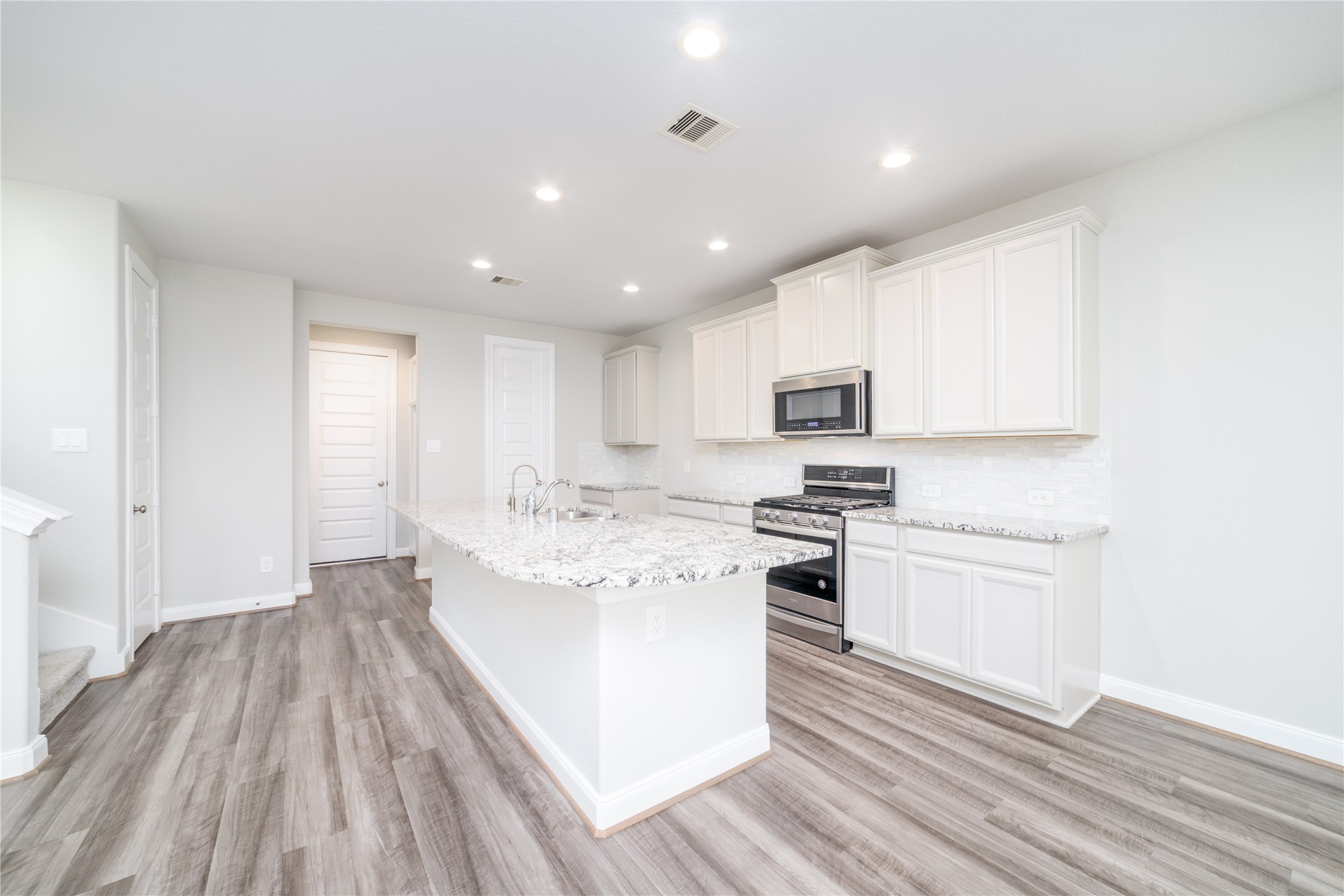 10008 Waving Grain Lane Property Photo 5