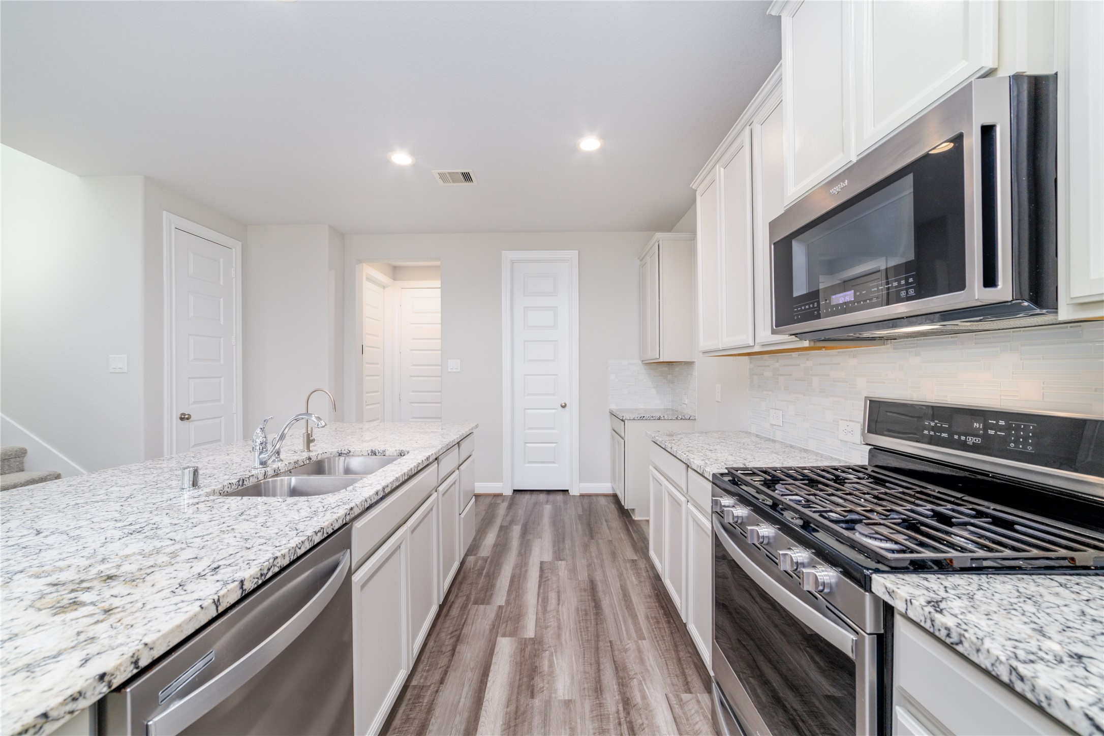 10008 Waving Grain Lane Property Photo 6