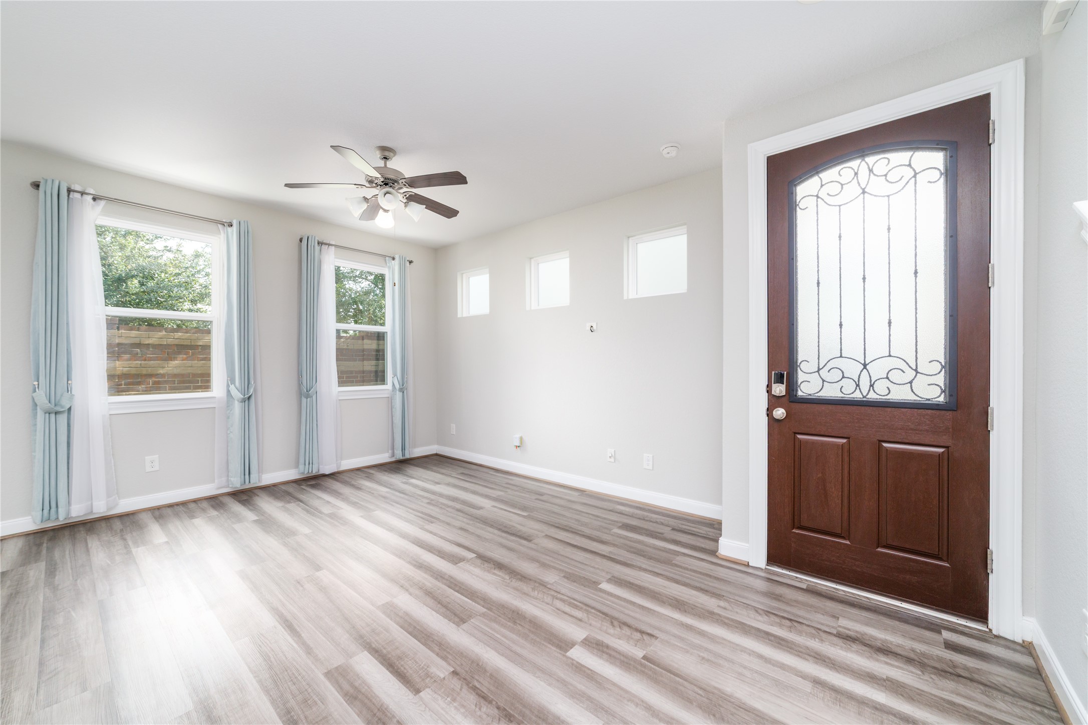 10008 Waving Grain Lane Property Photo 14