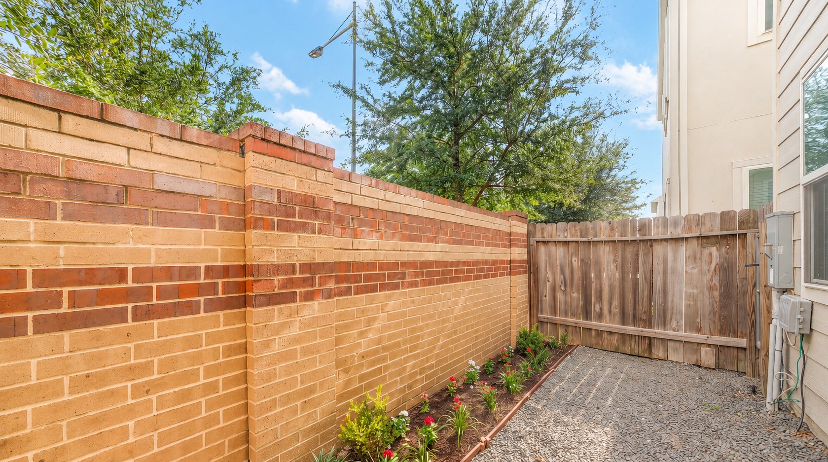 10008 Waving Grain Lane Property Photo 23