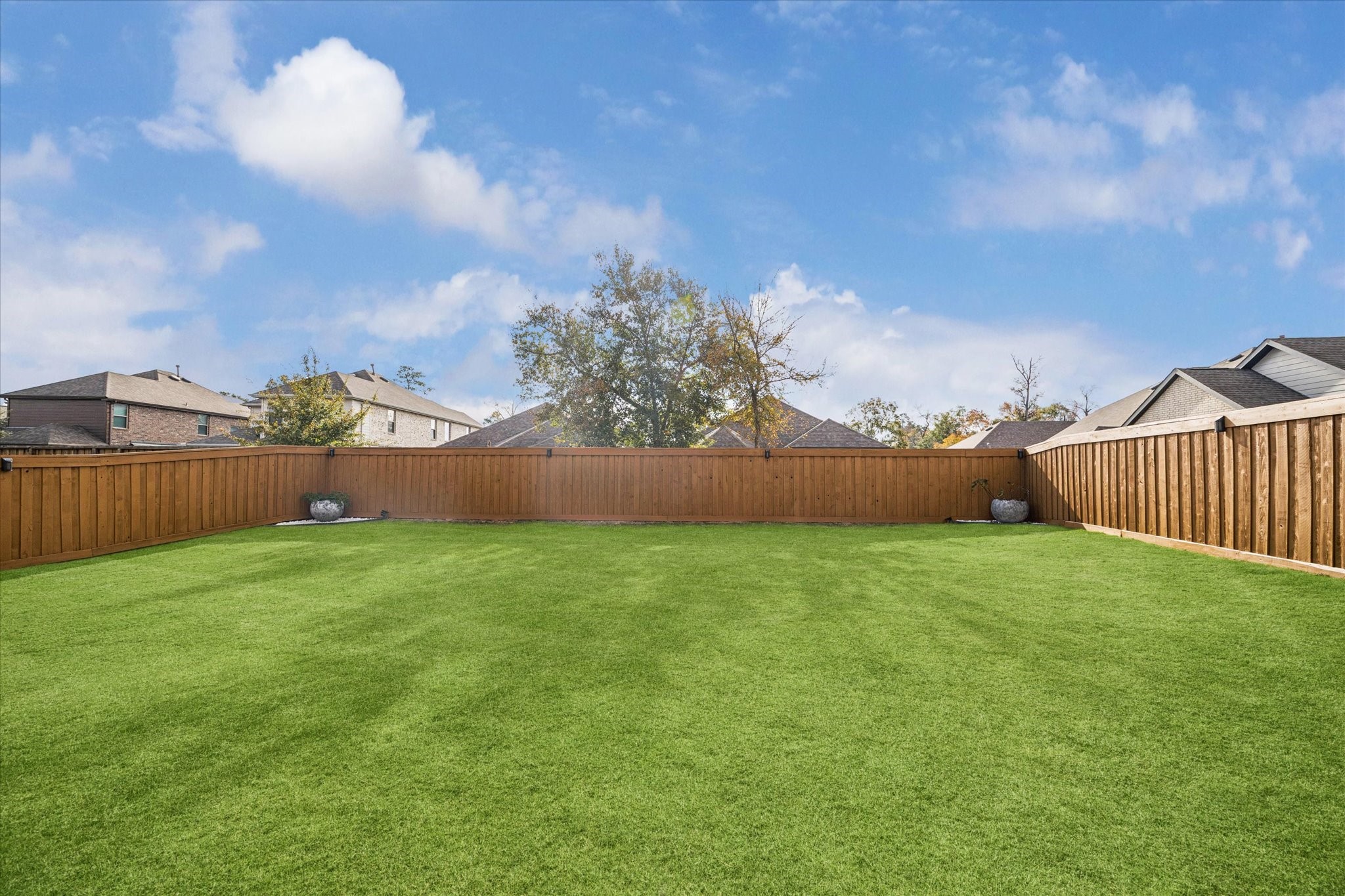 7933 Spring Run Drive Property Photo 4