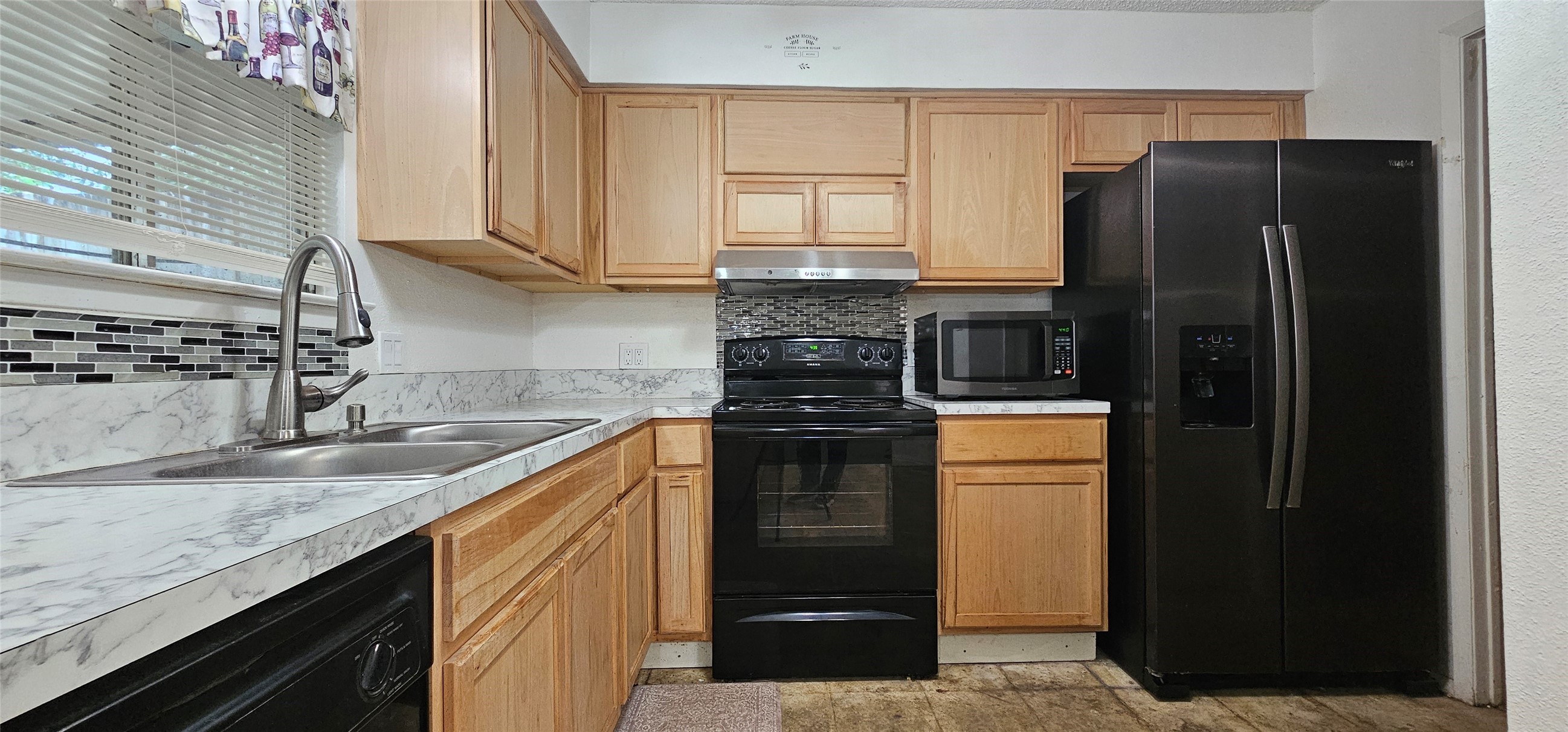 23338 Goodfellow Drive Property Photo 6