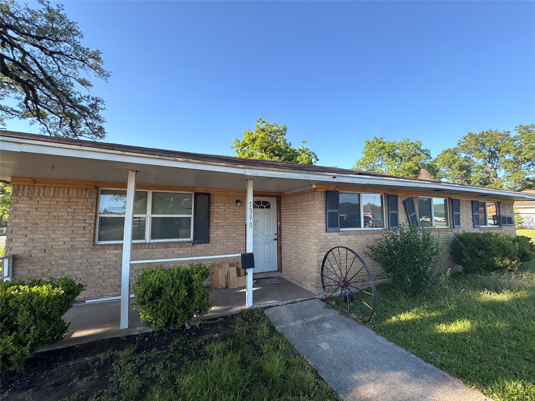 1390 North Street Property Photo 3