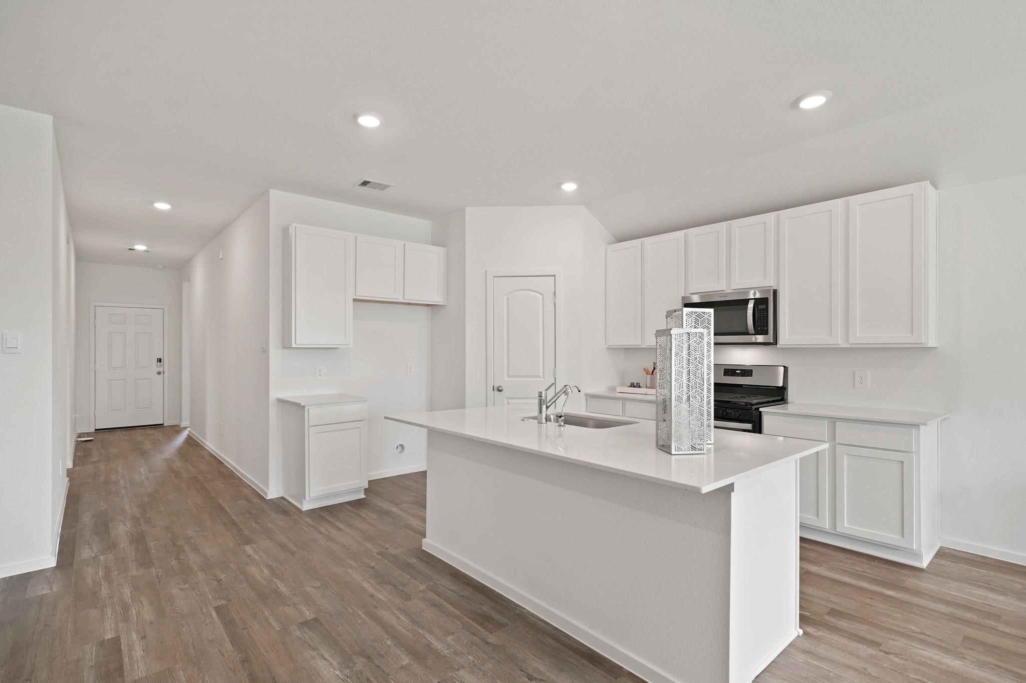 4052 Sun Burst Lane Property Photo 3