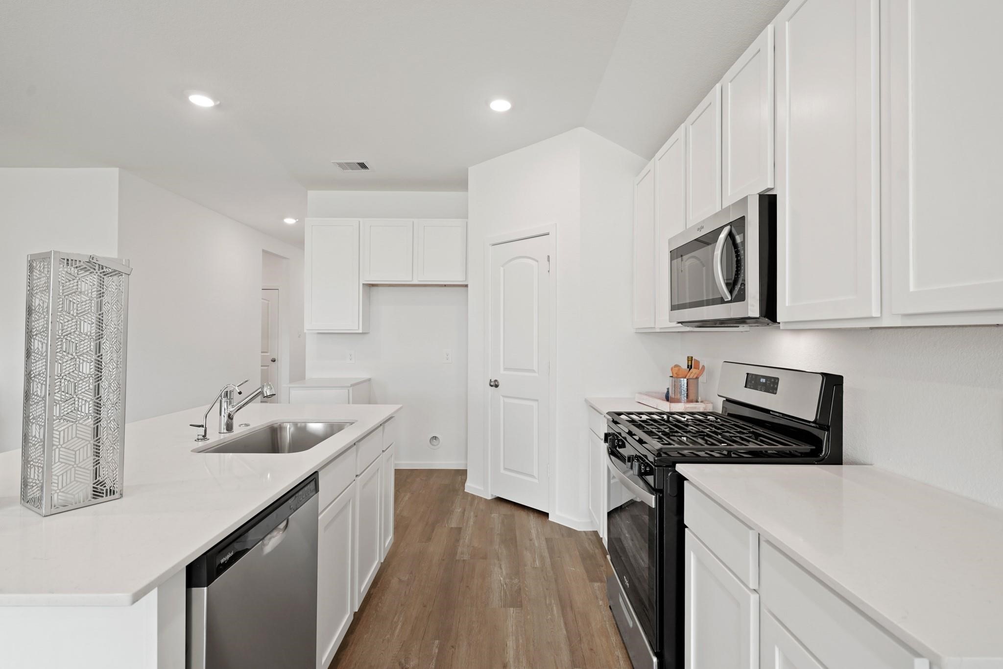 4052 Sun Burst Lane Property Photo 4