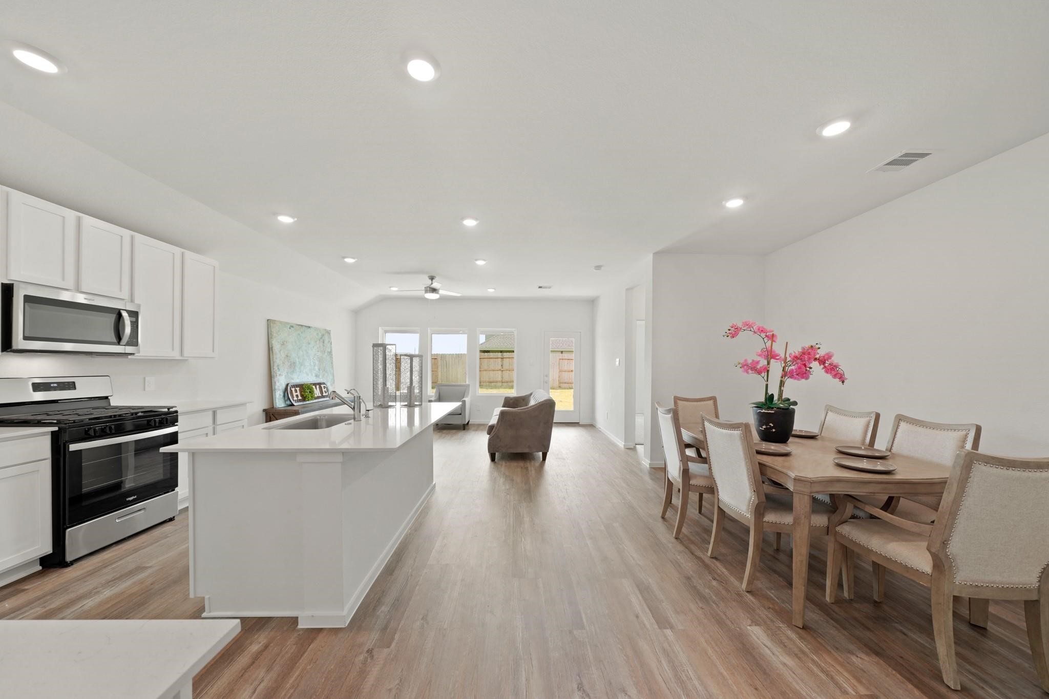 4052 Sun Burst Lane Property Photo 5