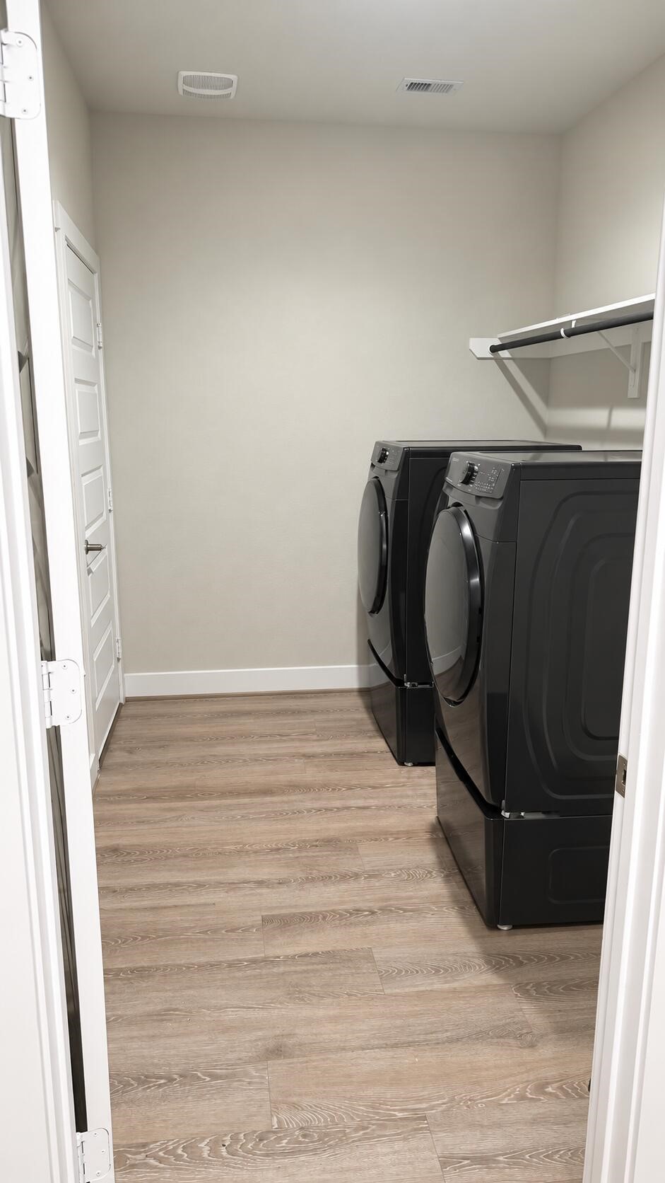 3542 Gore Creek Drive Property Photo 8
