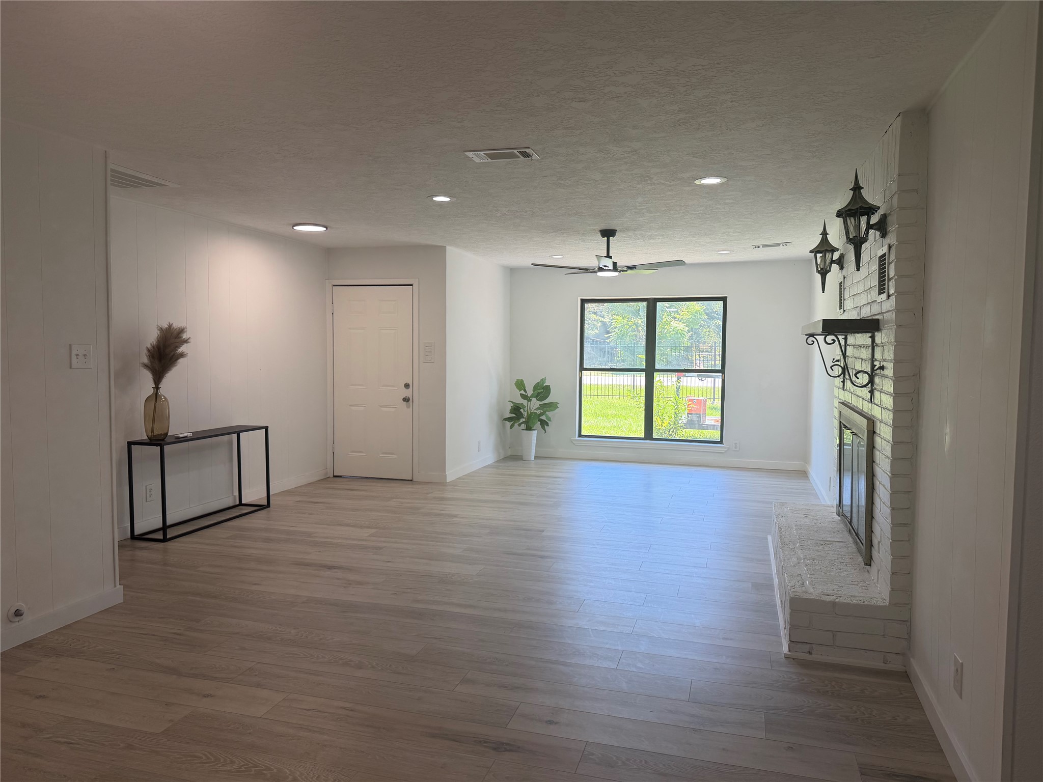 143 Hollyvale Drive Property Photo 15